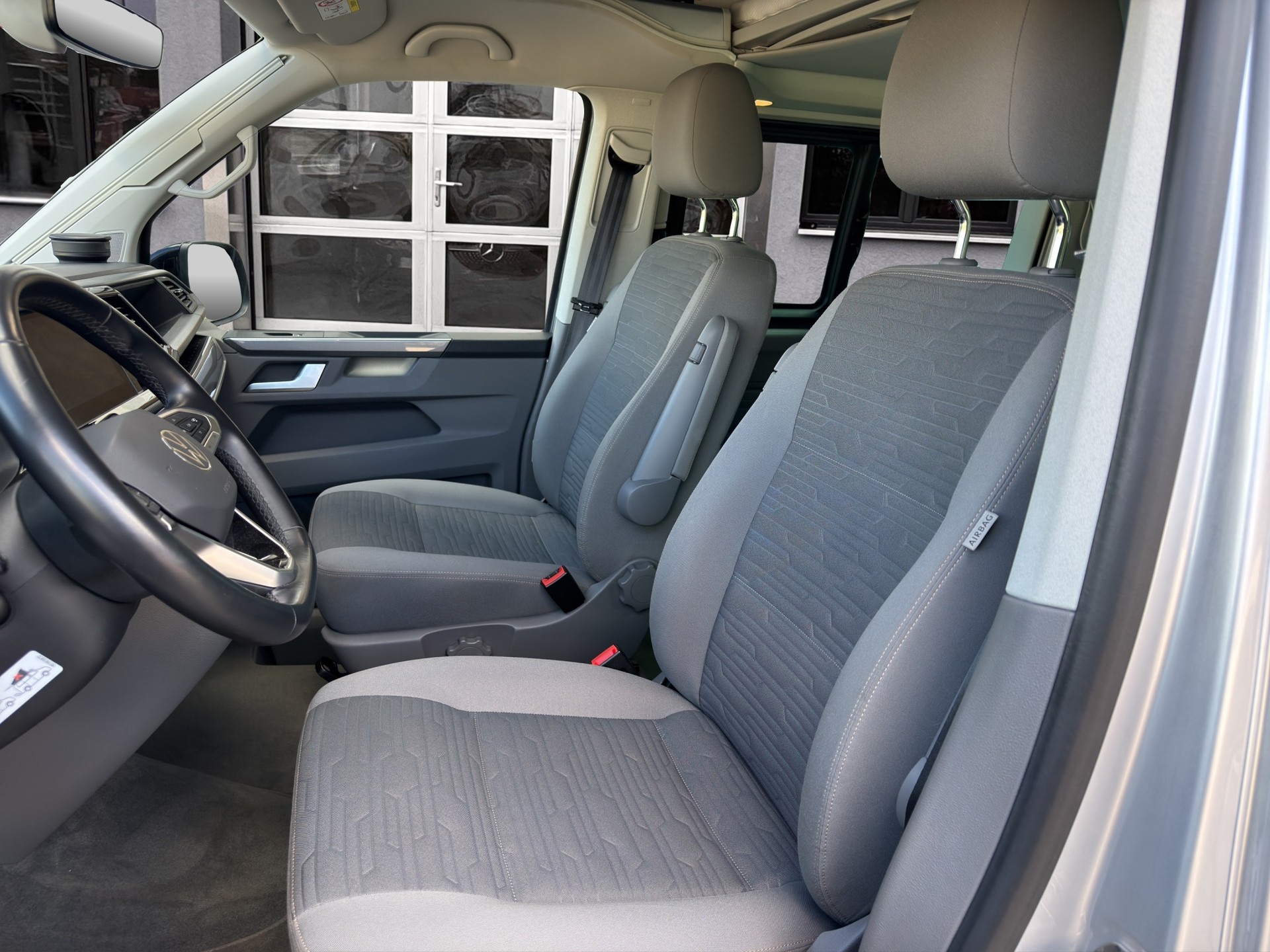 VW T6.1 California 2.0 TDI Ocean Edition Liberty DSG-image-16