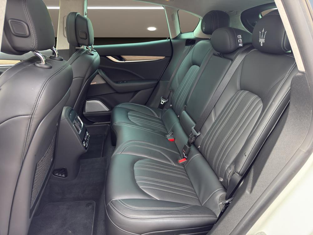 MASERATI LEVANTE S 3.0 V6-image-12