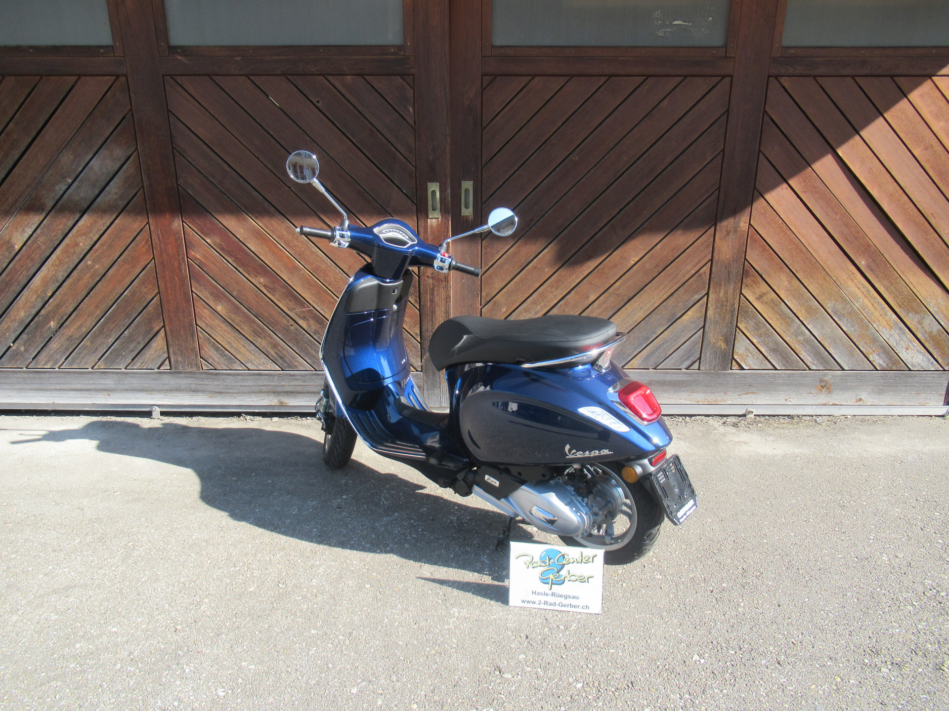 PIAGGIO Vespa Primavera 125-showroom-element-3