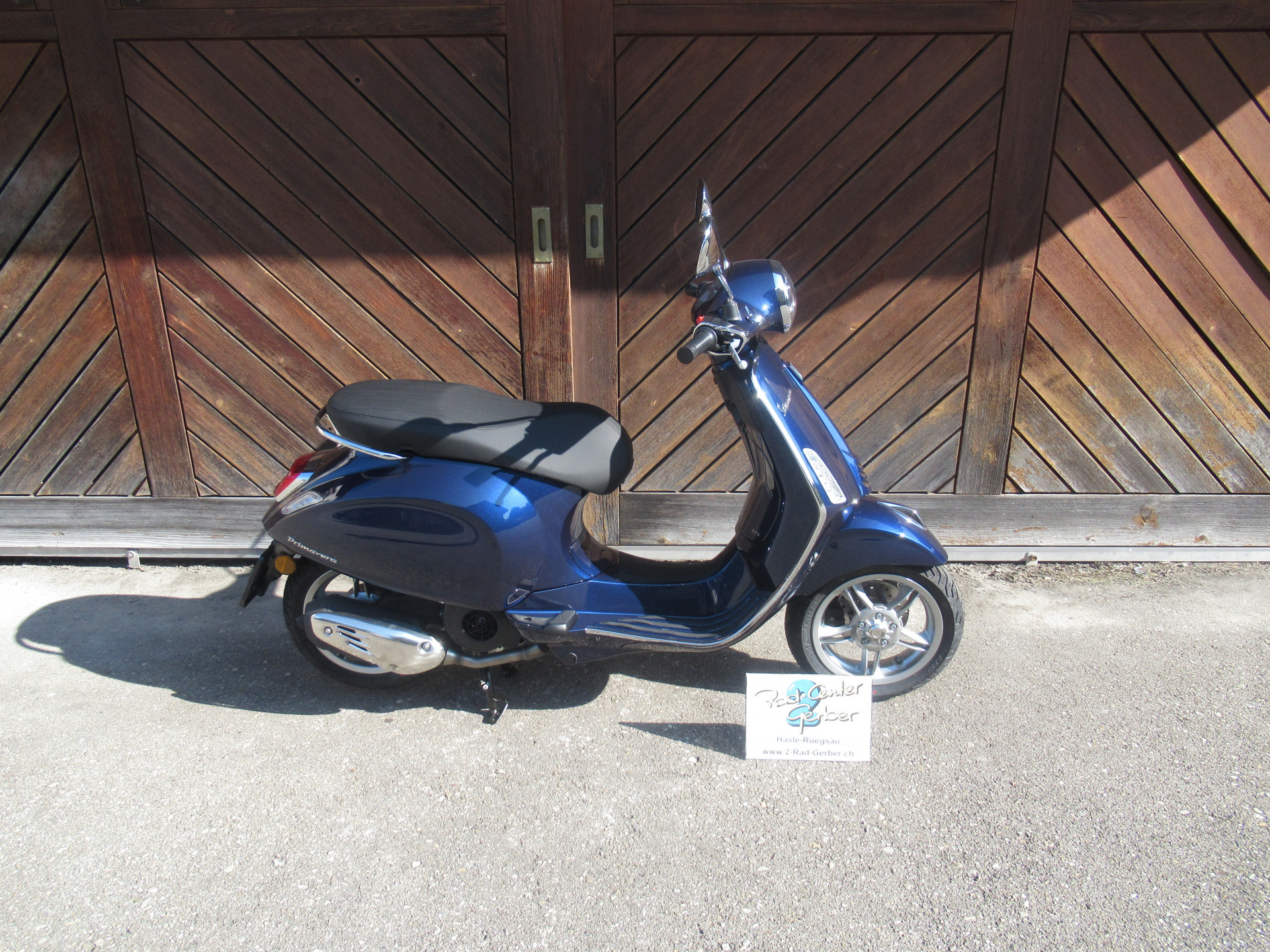 PIAGGIO Vespa Primavera 125-showroom-element-1