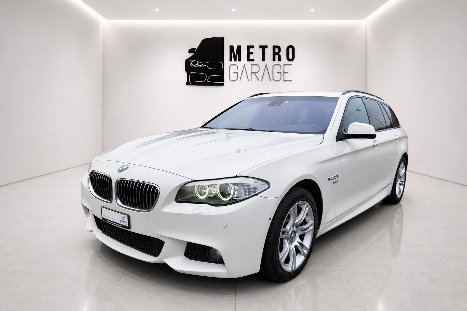 BMW 525d xDrive Touring Steptronic-image-0