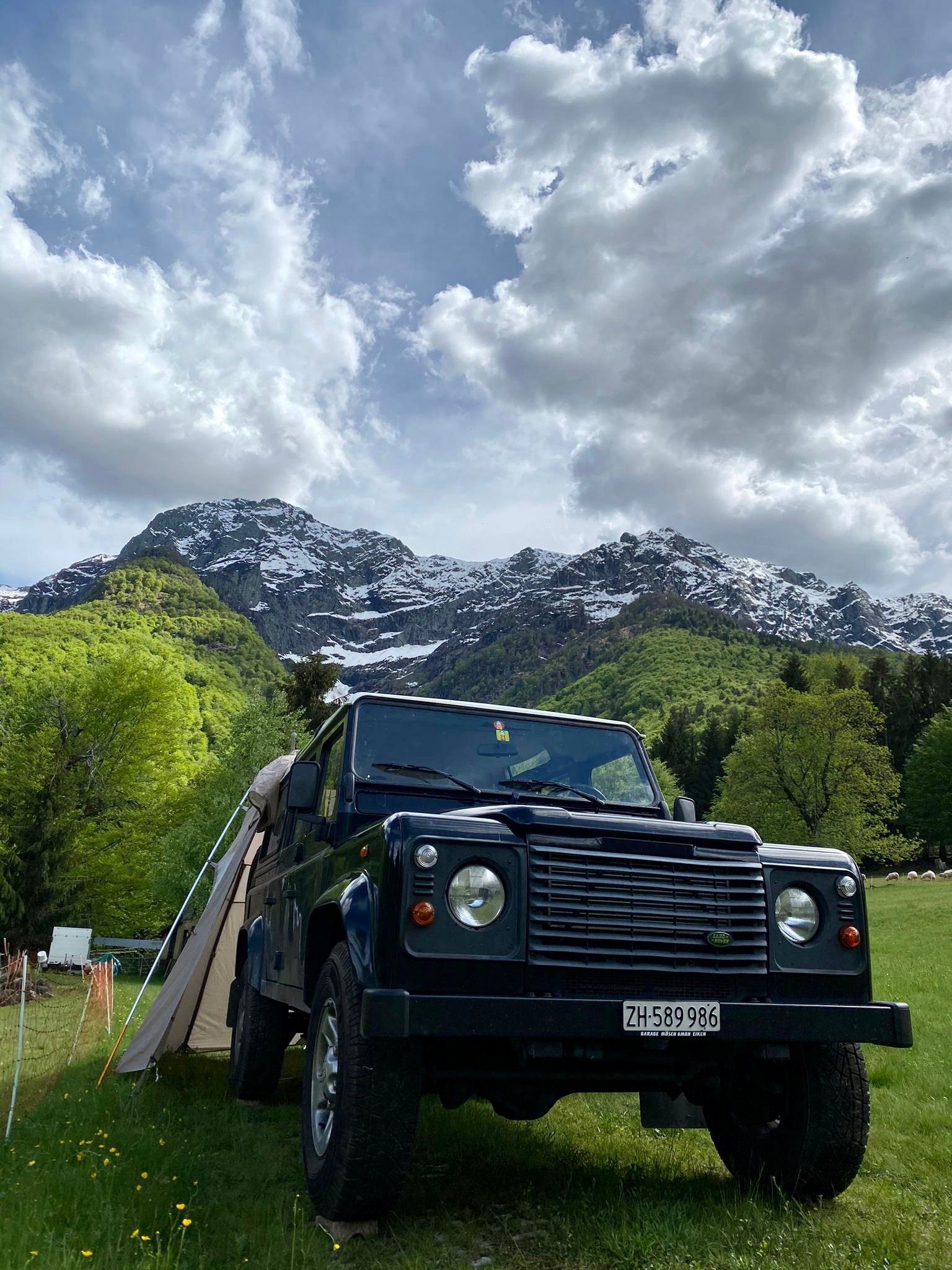 LAND ROVER Defender 110 Td5 - autark mit Solarpanels-image-18