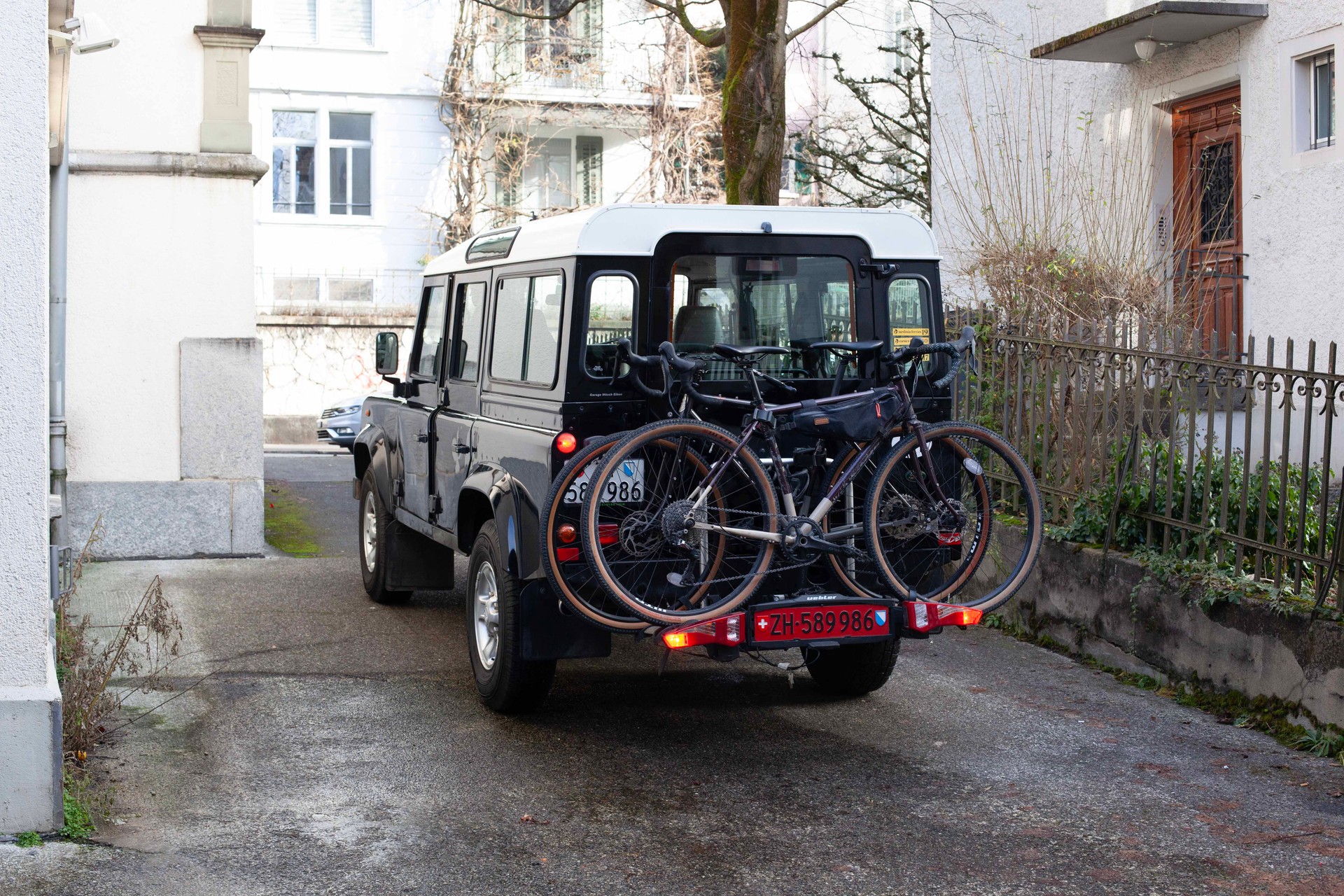 LAND ROVER Defender 110 Td5 - autark mit Solarpanels-image-14