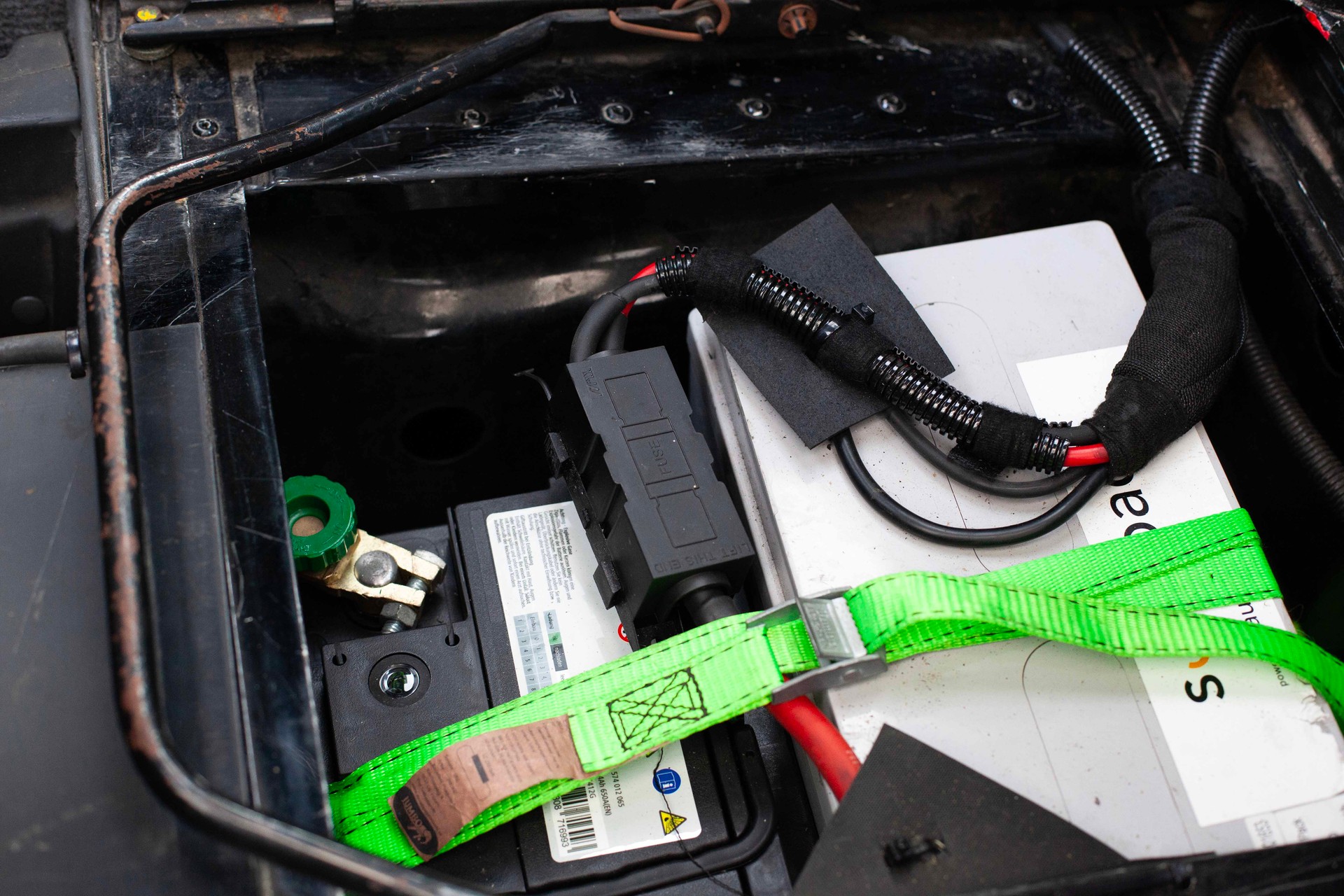 LAND ROVER Defender 110 Td5 - autark mit Solarpanels-image-8
