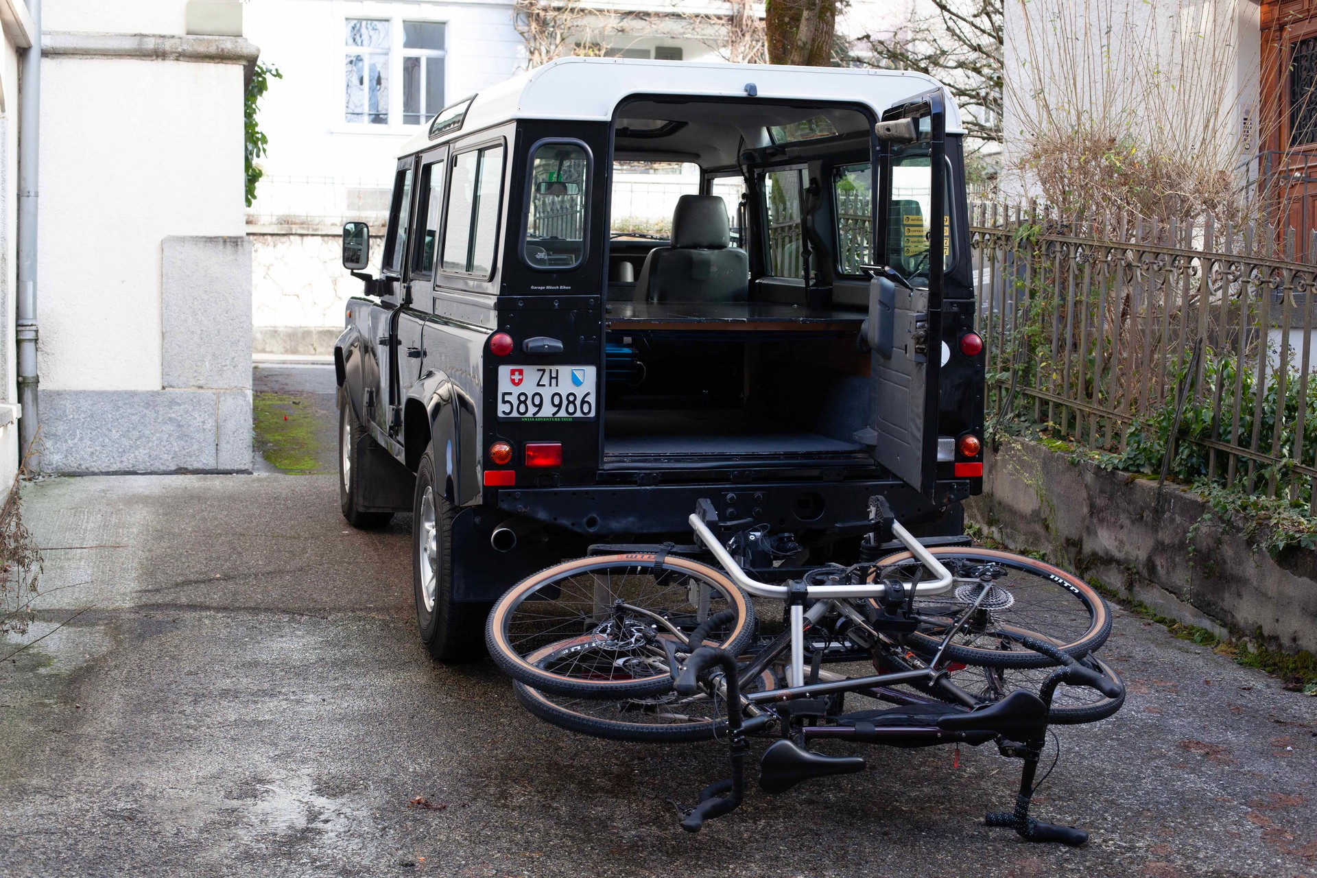 LAND ROVER Defender 110 Td5 - autark mit Solarpanels-image-15