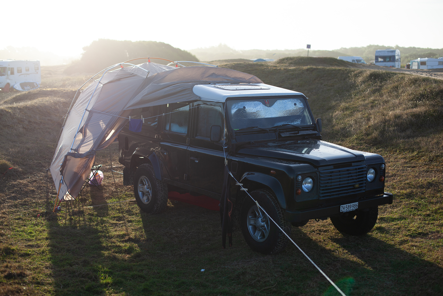LAND ROVER Defender 110 Td5 - autark mit Solarpanels-image-0