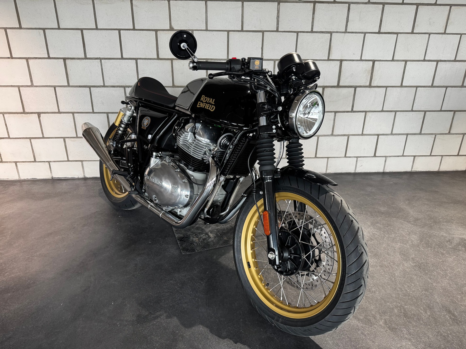 ROYAL ENFIELD Continental GT 650 Custom-showroom-element-1