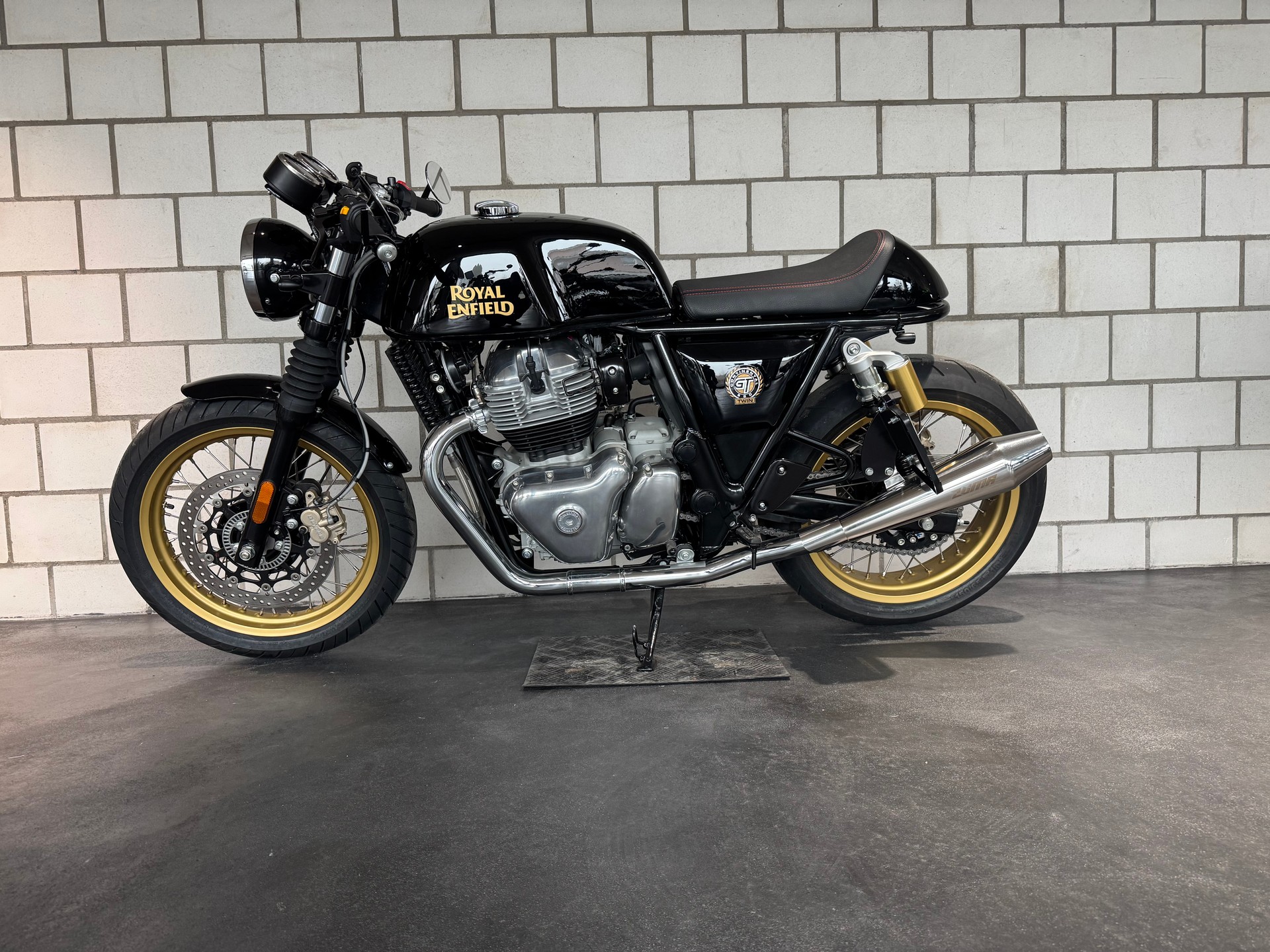 ROYAL ENFIELD Continental GT 650 Custom-showroom-element-3