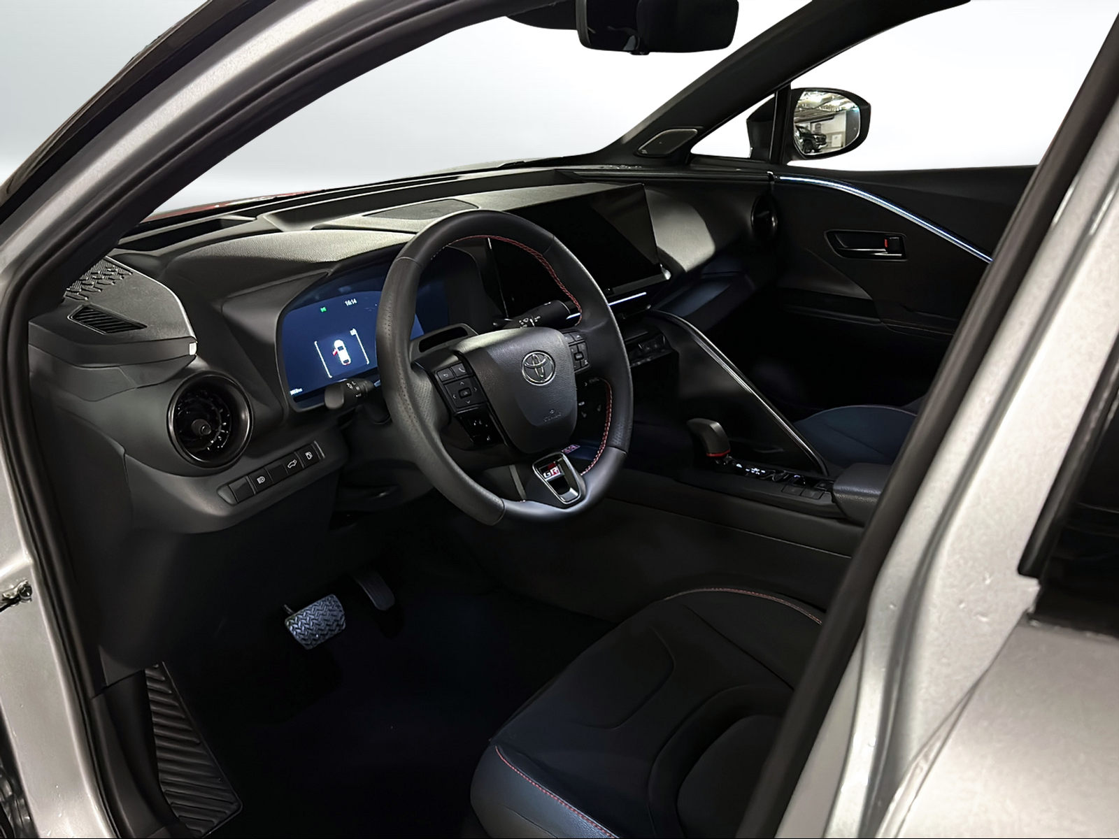 TOYOTA C-HR 2.0 PHEV CVT GR Sport-image-4