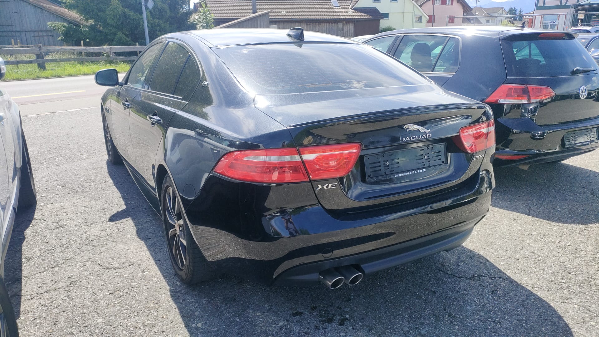 JAGUAR XE 20d Pure Automat-image-1