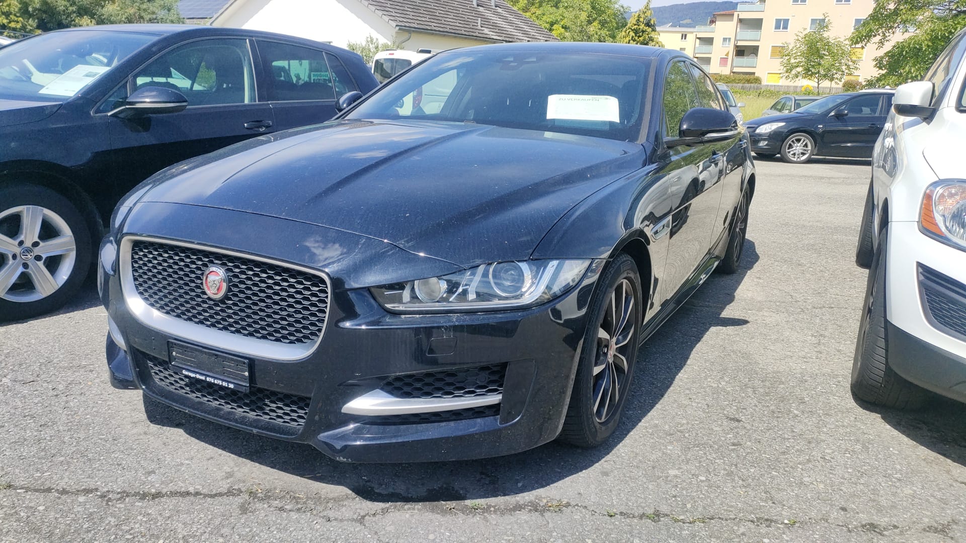 JAGUAR XE 20d Pure Automat-image-0