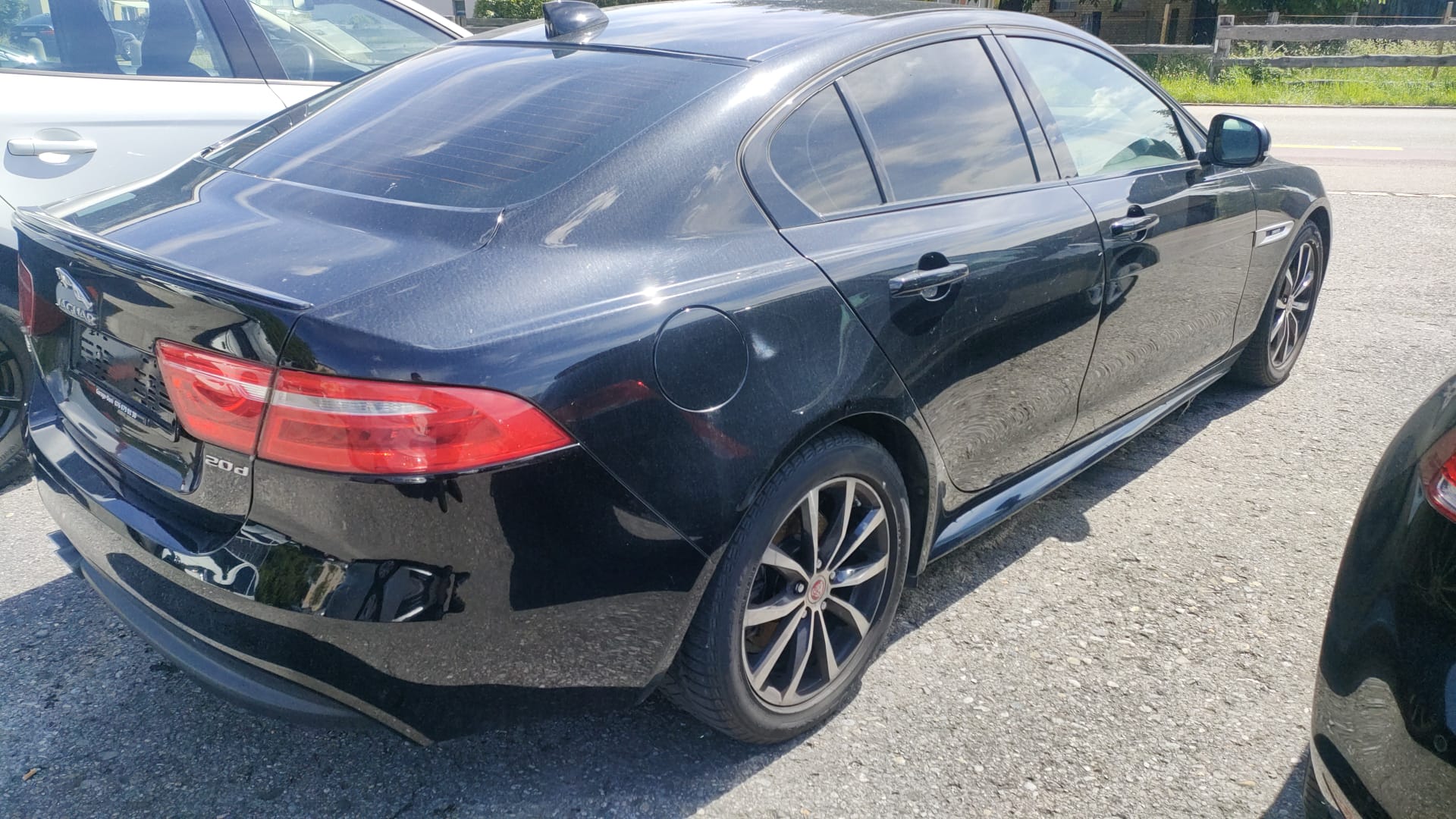 JAGUAR XE 20d Pure Automat-image-2