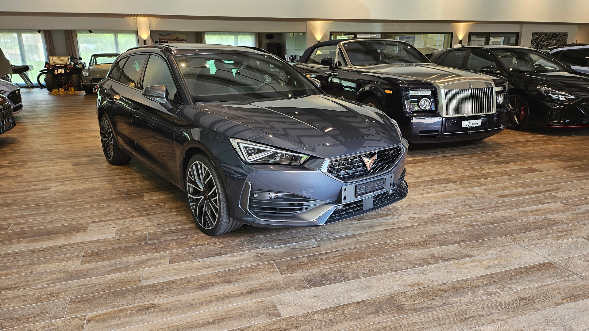 CUPRA LEON ST 2.0 TSI VZ DSG 4Drive-image-4