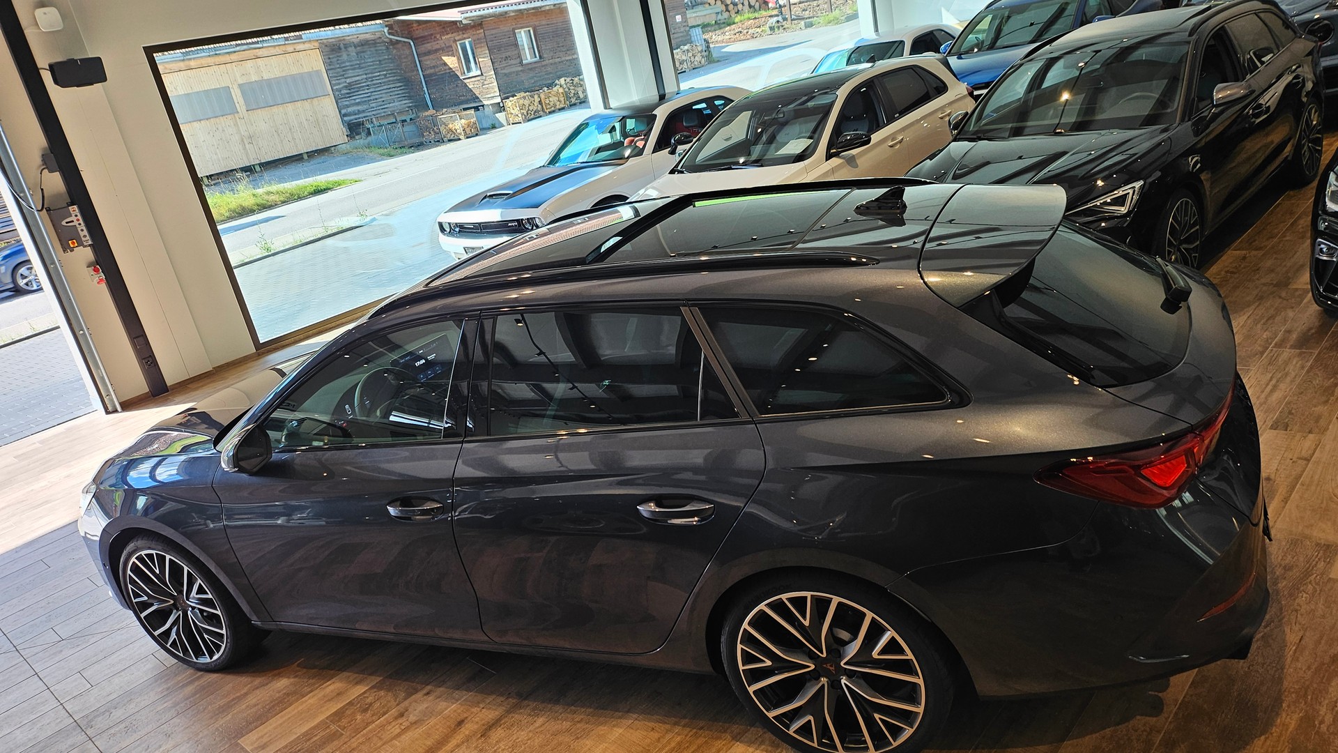 CUPRA LEON ST 2.0 TSI VZ DSG 4Drive-image-15