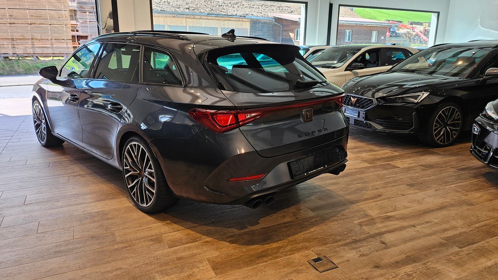 CUPRA LEON ST 2.0 TSI VZ DSG 4Drive-image-12