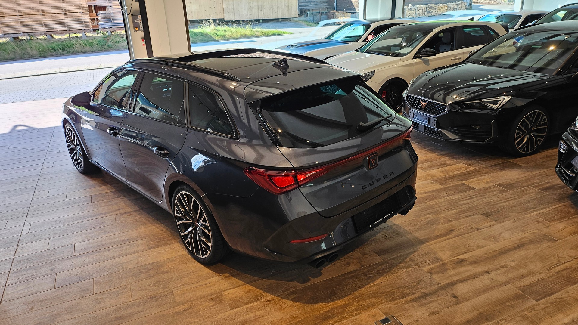 CUPRA LEON ST 2.0 TSI VZ DSG 4Drive-image-13