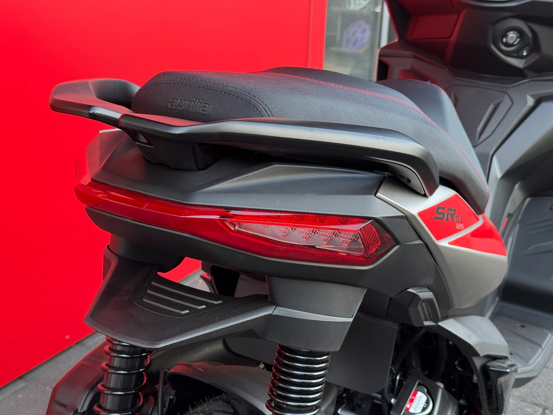 APRILIA SR 125 GT Sport ABS E5+-image-7