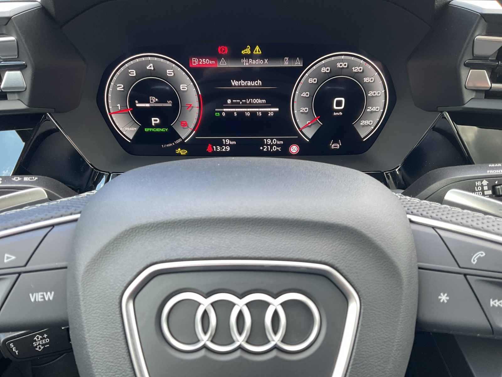 AUDI A3 Sportback 35 TFSI Attraction S-tronic-image-7