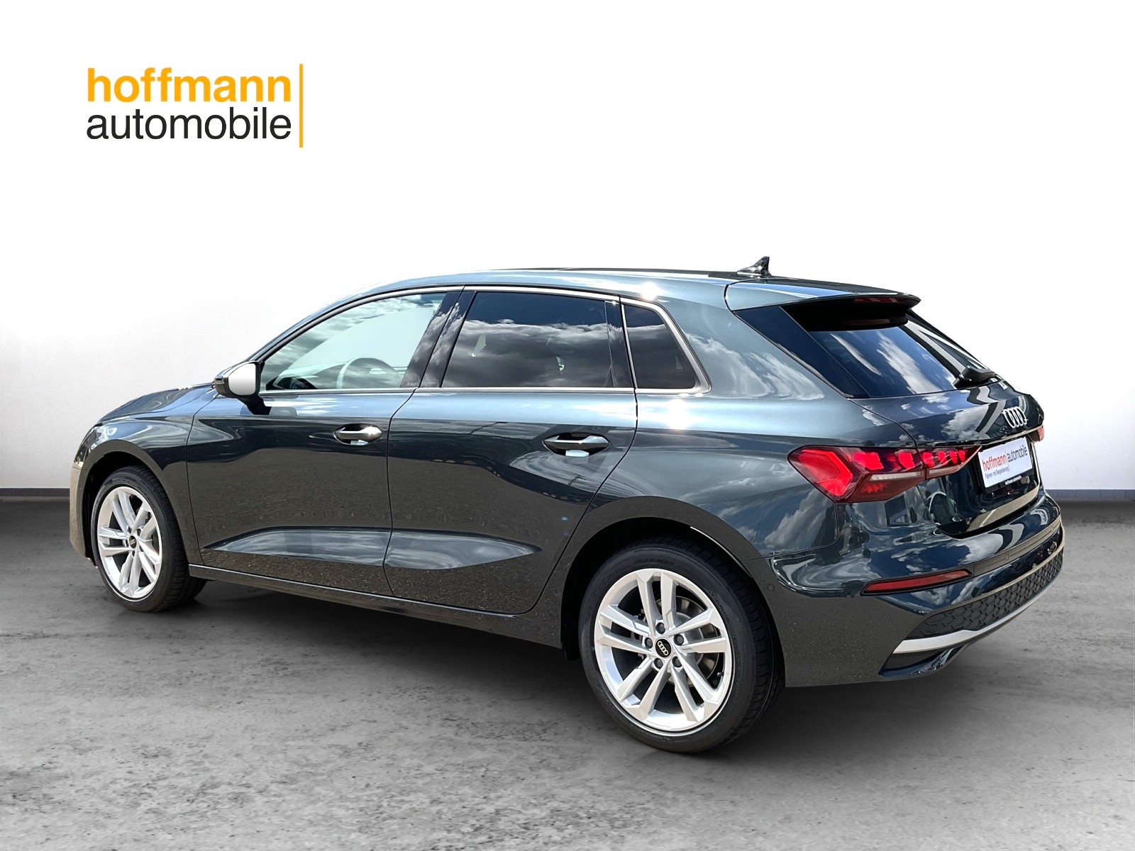 AUDI A3 Sportback 35 TFSI Attraction S-tronic-image-5