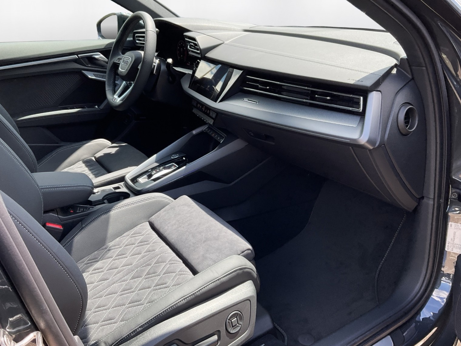 AUDI A3 Sportback 35 TFSI Attraction S-tronic-image-13
