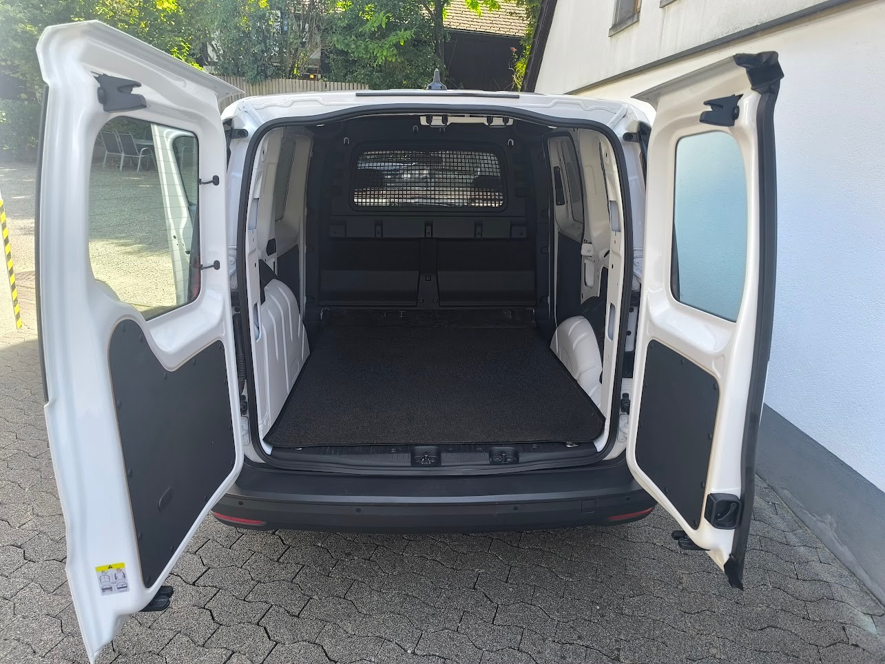VW Caddy Cargo 2.0TDI DSG-image-7
