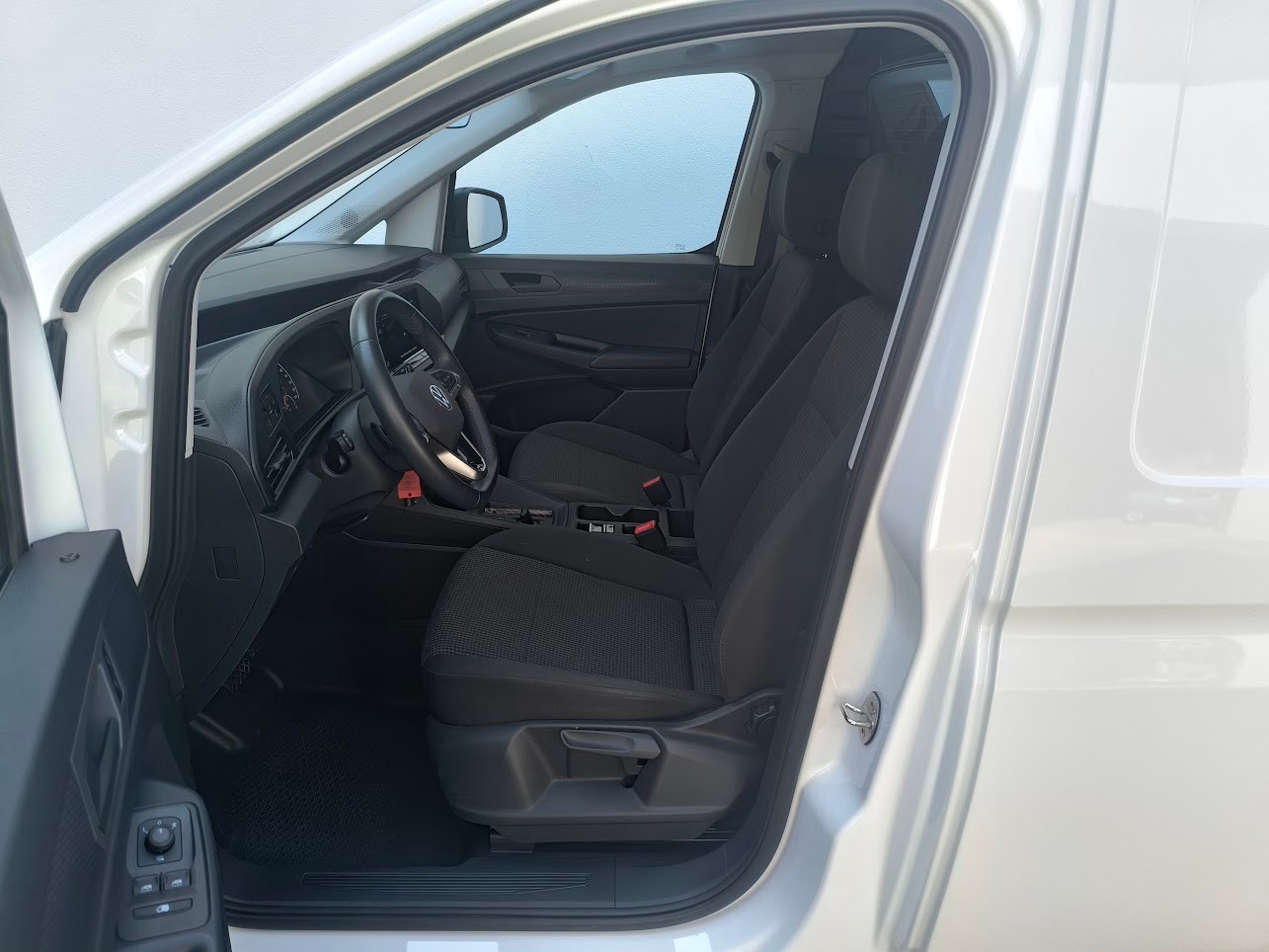 VW Caddy Cargo 2.0TDI DSG-image-6