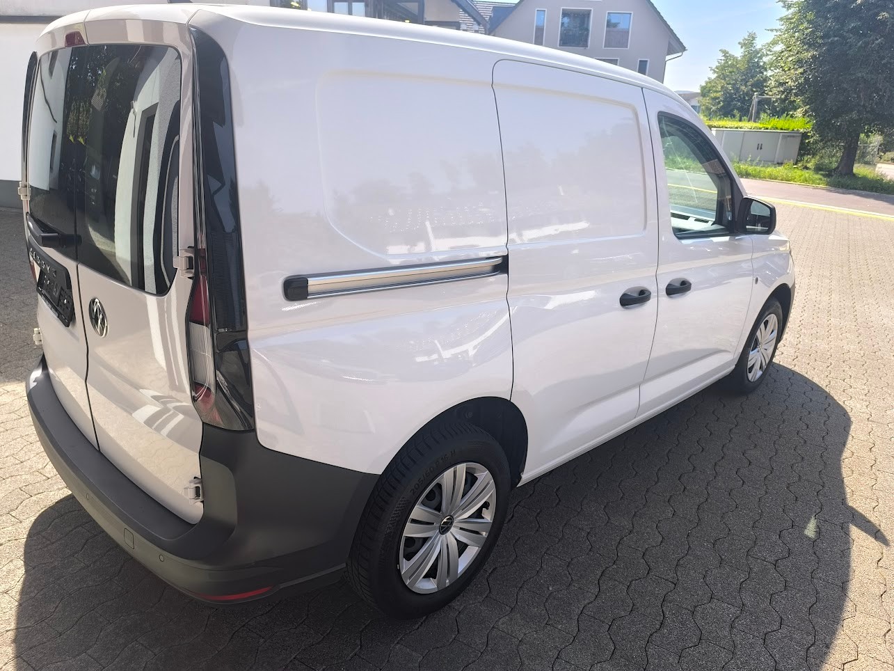 VW Caddy Cargo 2.0TDI DSG-image-3