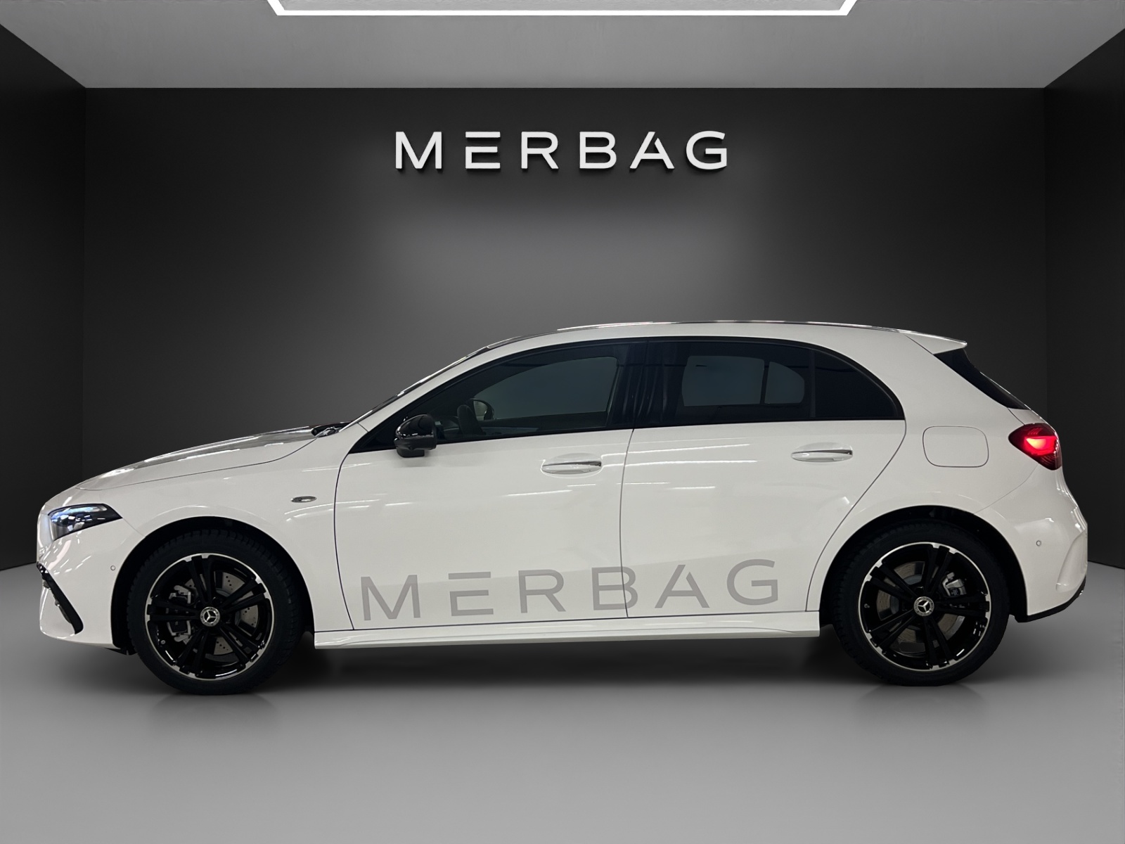 MERCEDES-BENZ A 250 e EQ Star 8G-DCT-image-3