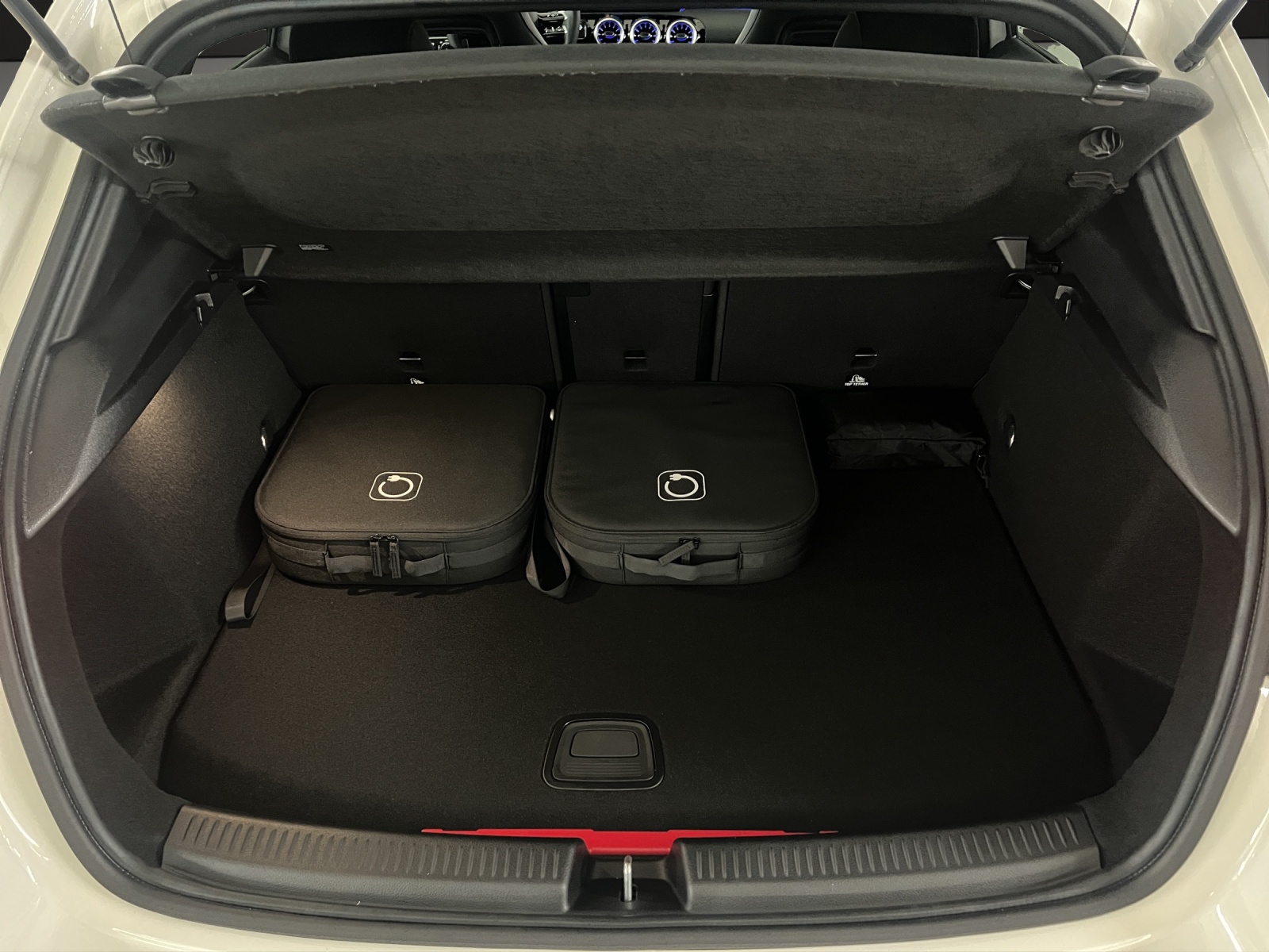 MERCEDES-BENZ A 250 e EQ Star 8G-DCT-image-15