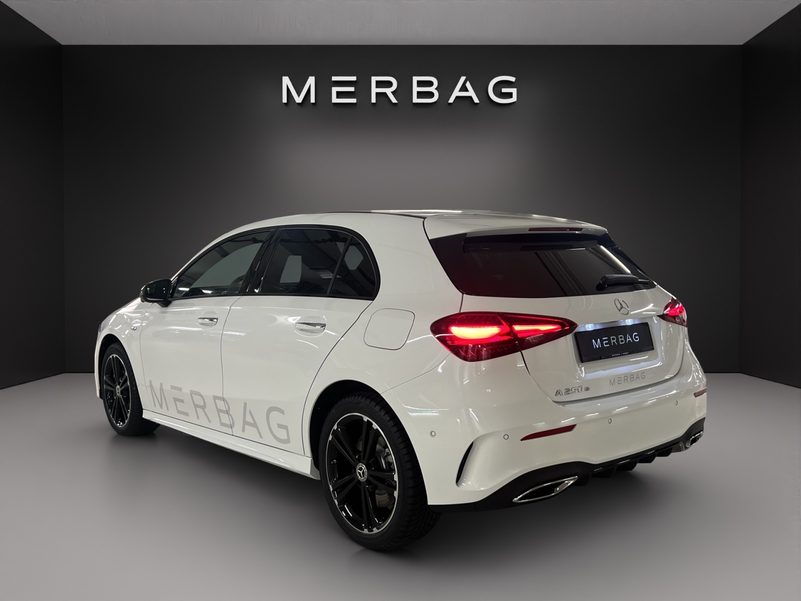 MERCEDES-BENZ A 250 e EQ Star 8G-DCT-image-7