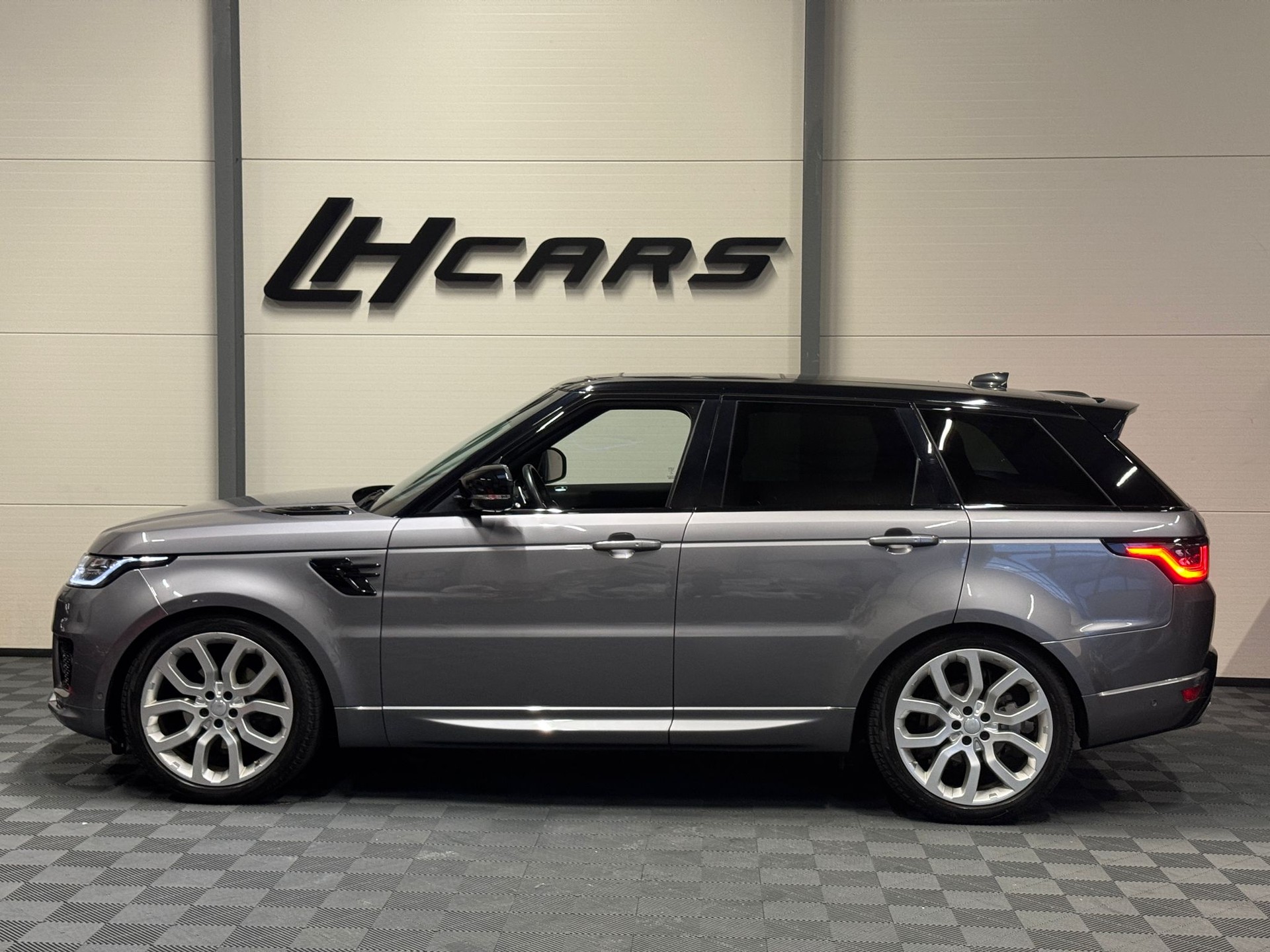 LAND ROVER Range Rover Sport 3.0 I6D HSE Dynamic-image-1