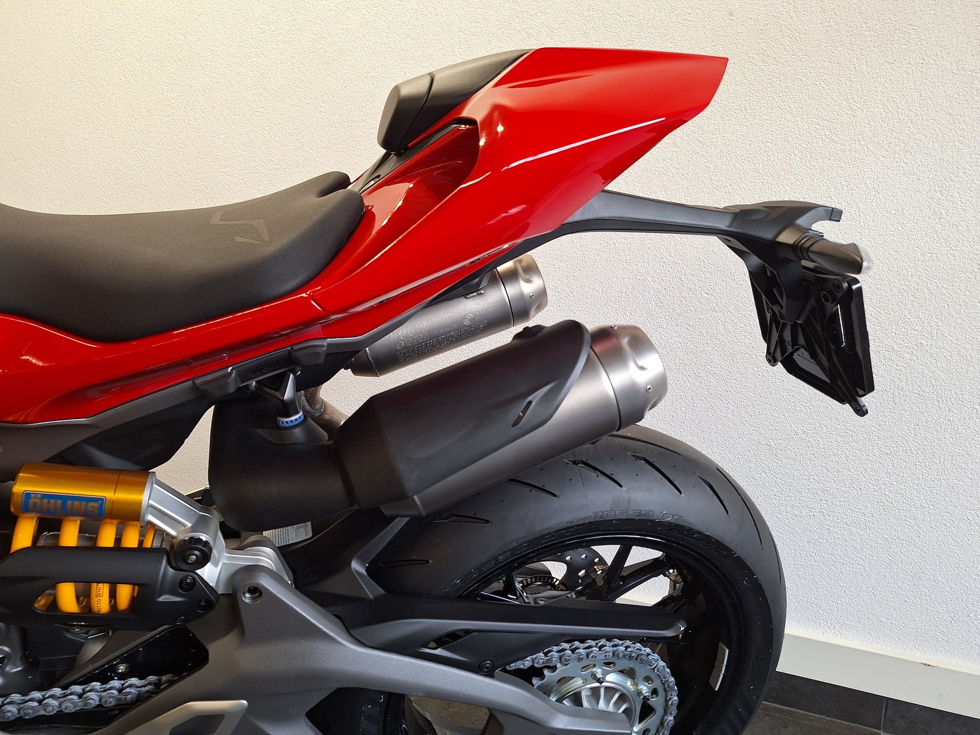 DUCATI Streetfighter V2 S-showroom-element-3