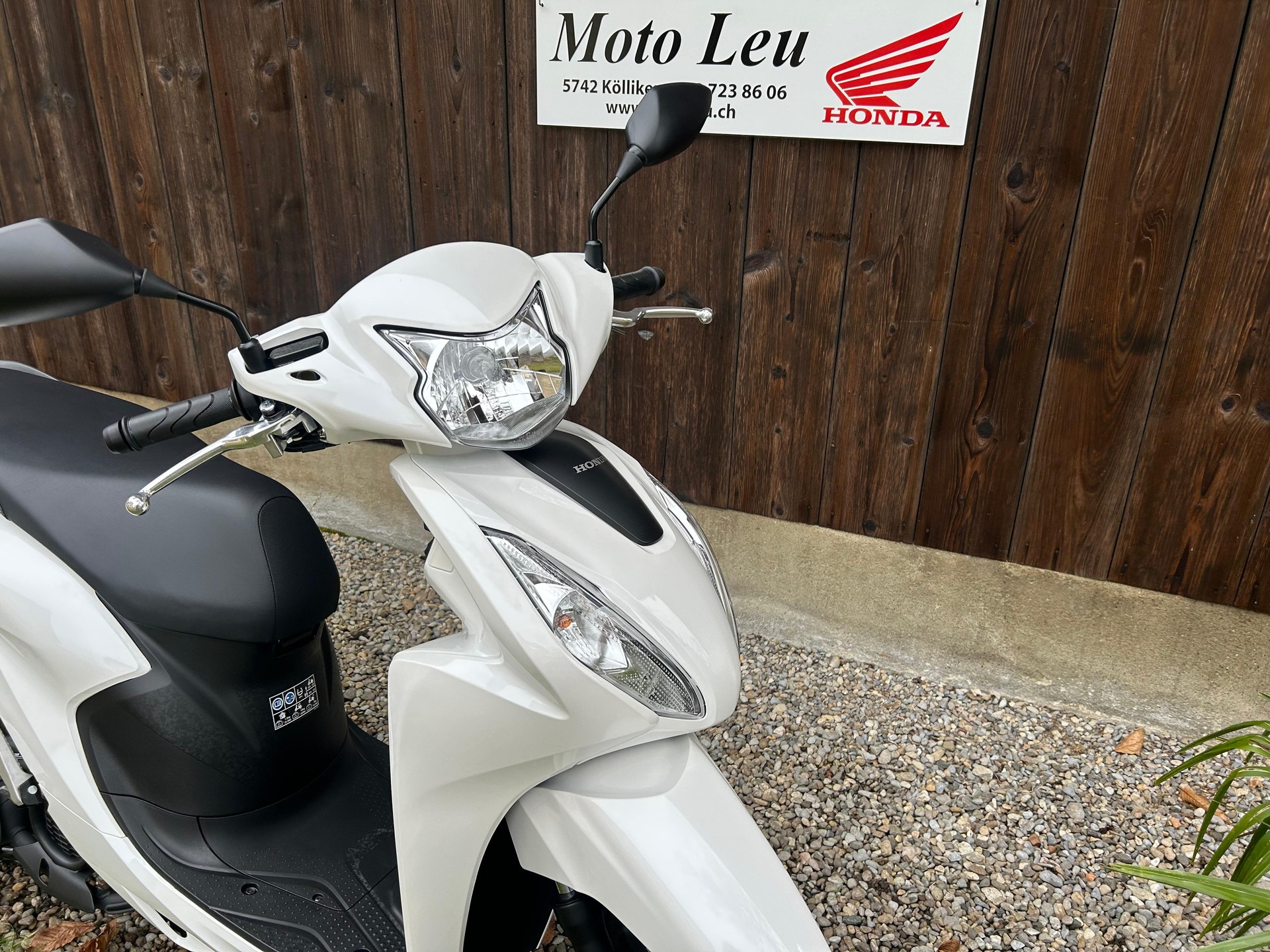 HONDA NSC Vision 110-showroom-element-2