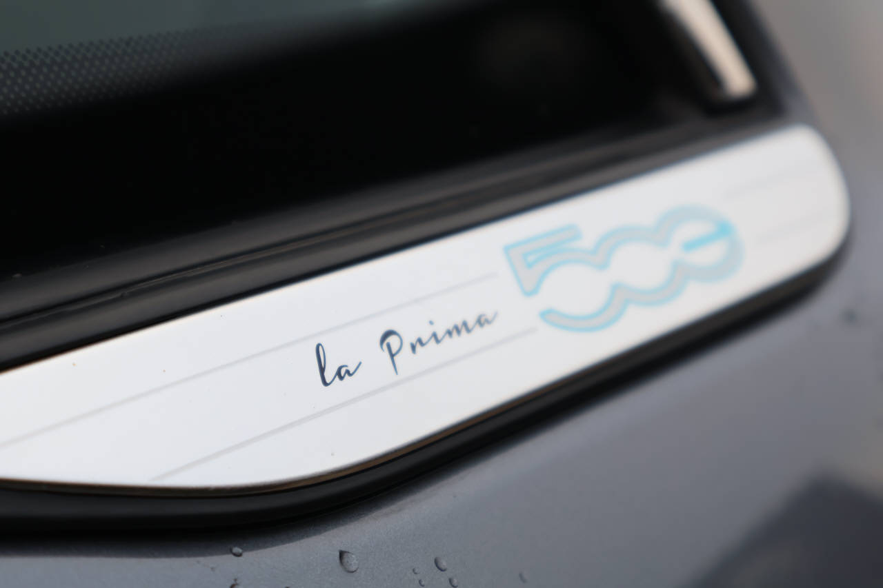 FIAT 500 Cabrio La Prima-image-9