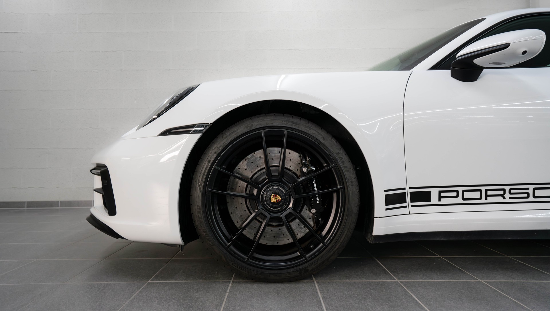 PORSCHE 911 Carrera 4 GTS PDK-image-7