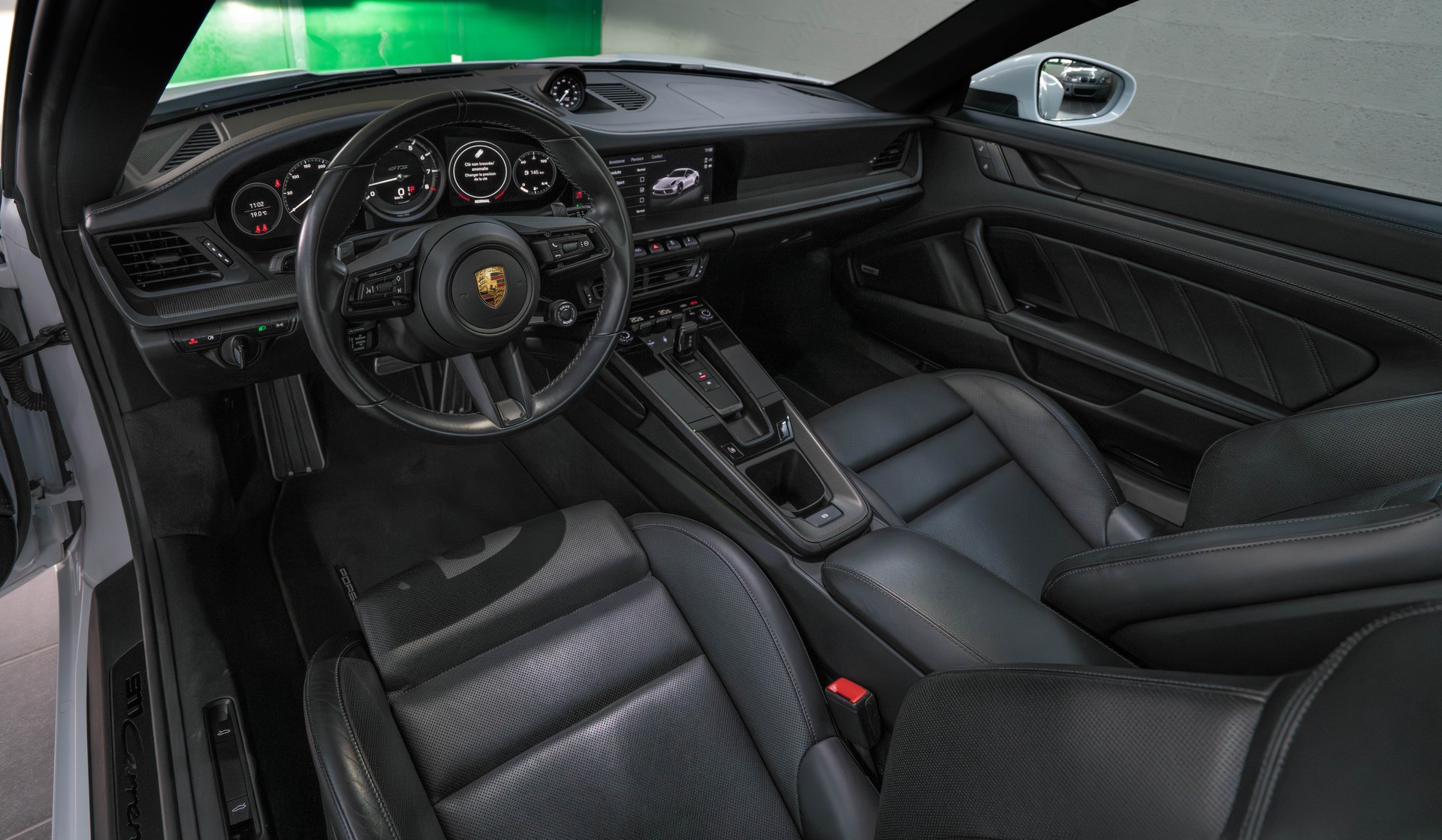 PORSCHE 911 Carrera 4 GTS PDK-image-9
