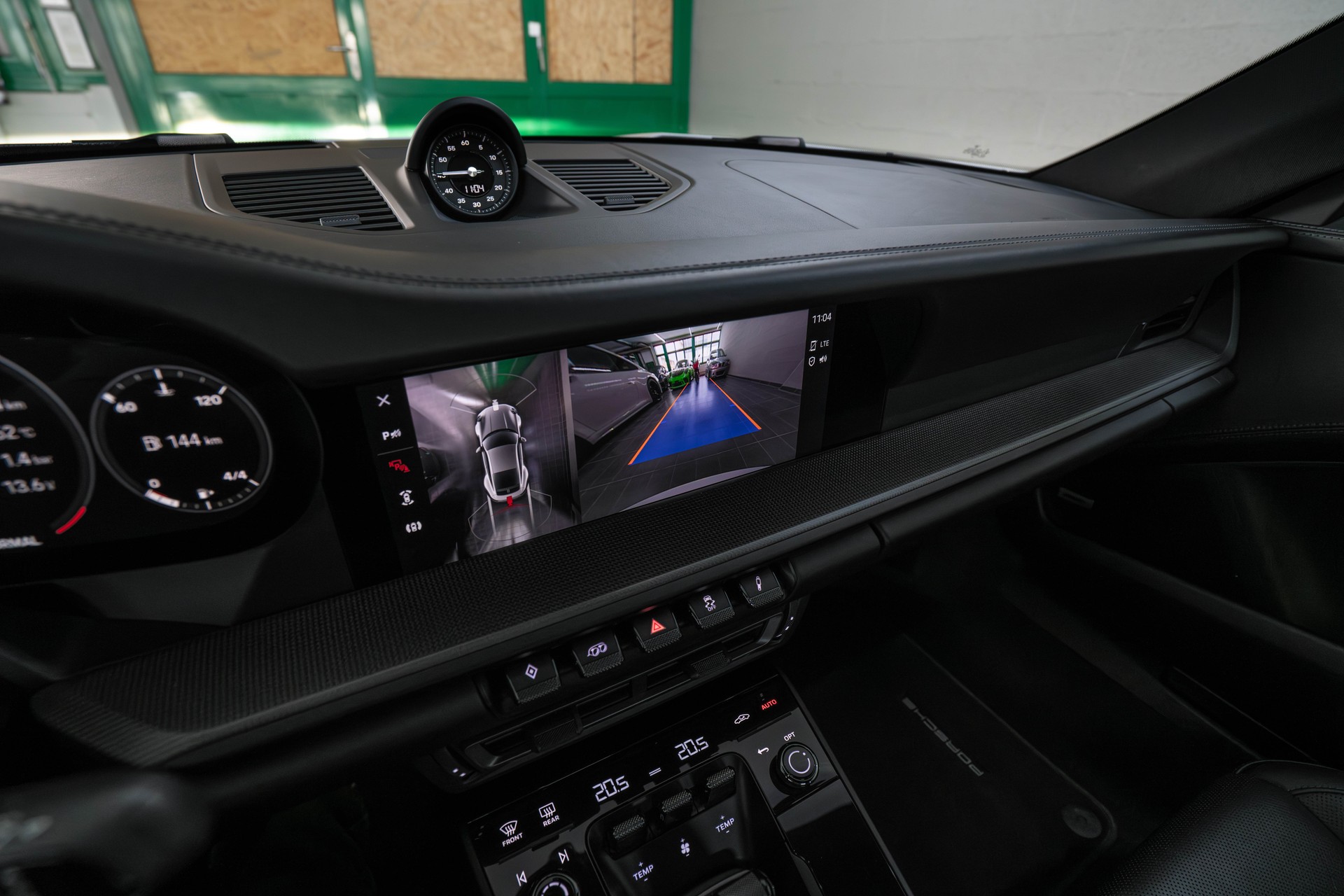 PORSCHE 911 Carrera 4 GTS PDK-image-18