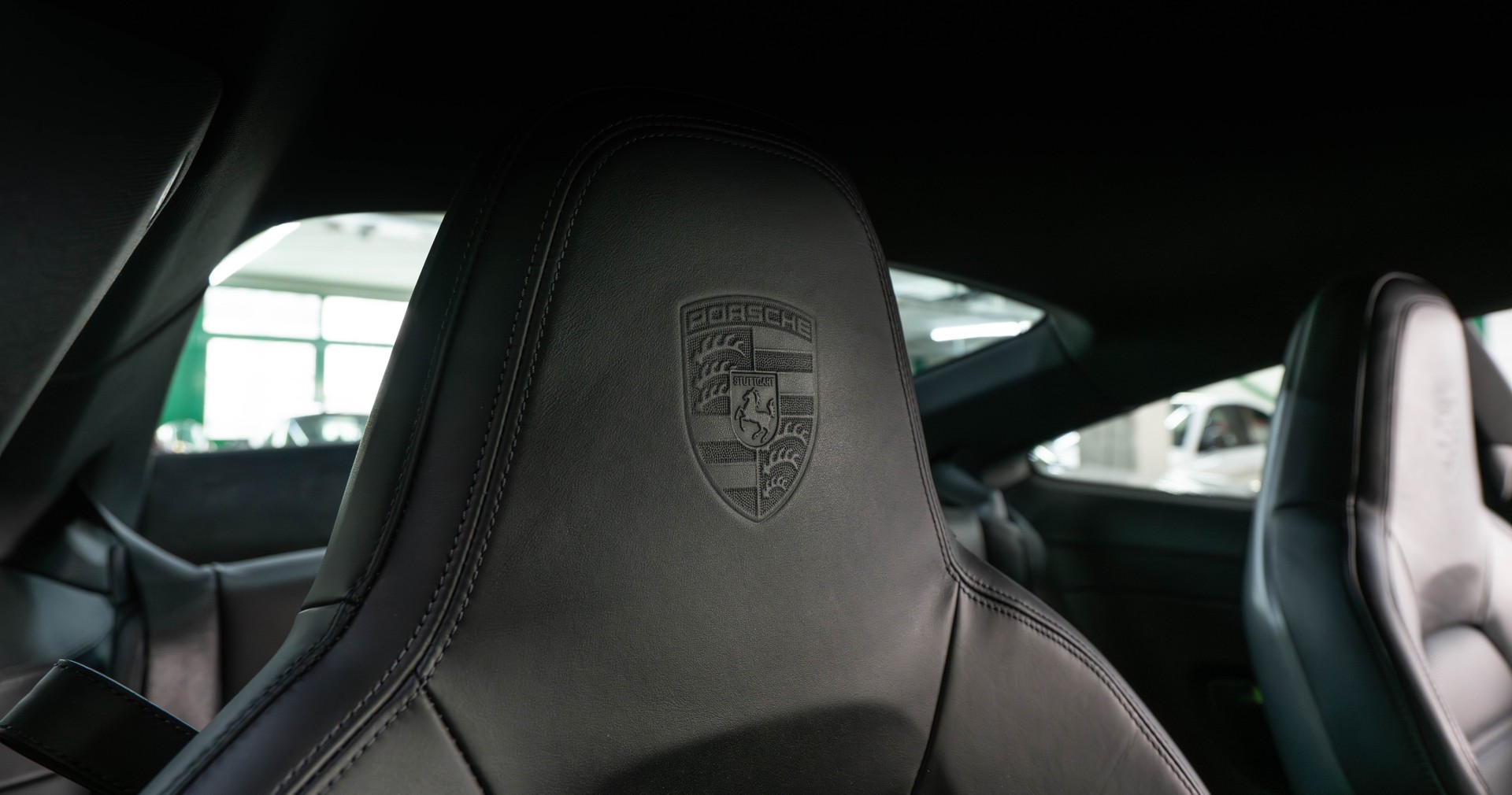 PORSCHE 911 Carrera 4 GTS PDK-image-13