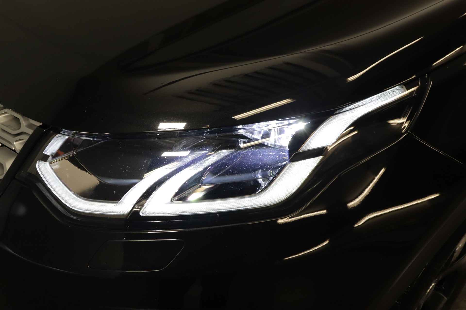 LAND ROVER Discovery Sport 2.0 SD4 200 SE-image-15