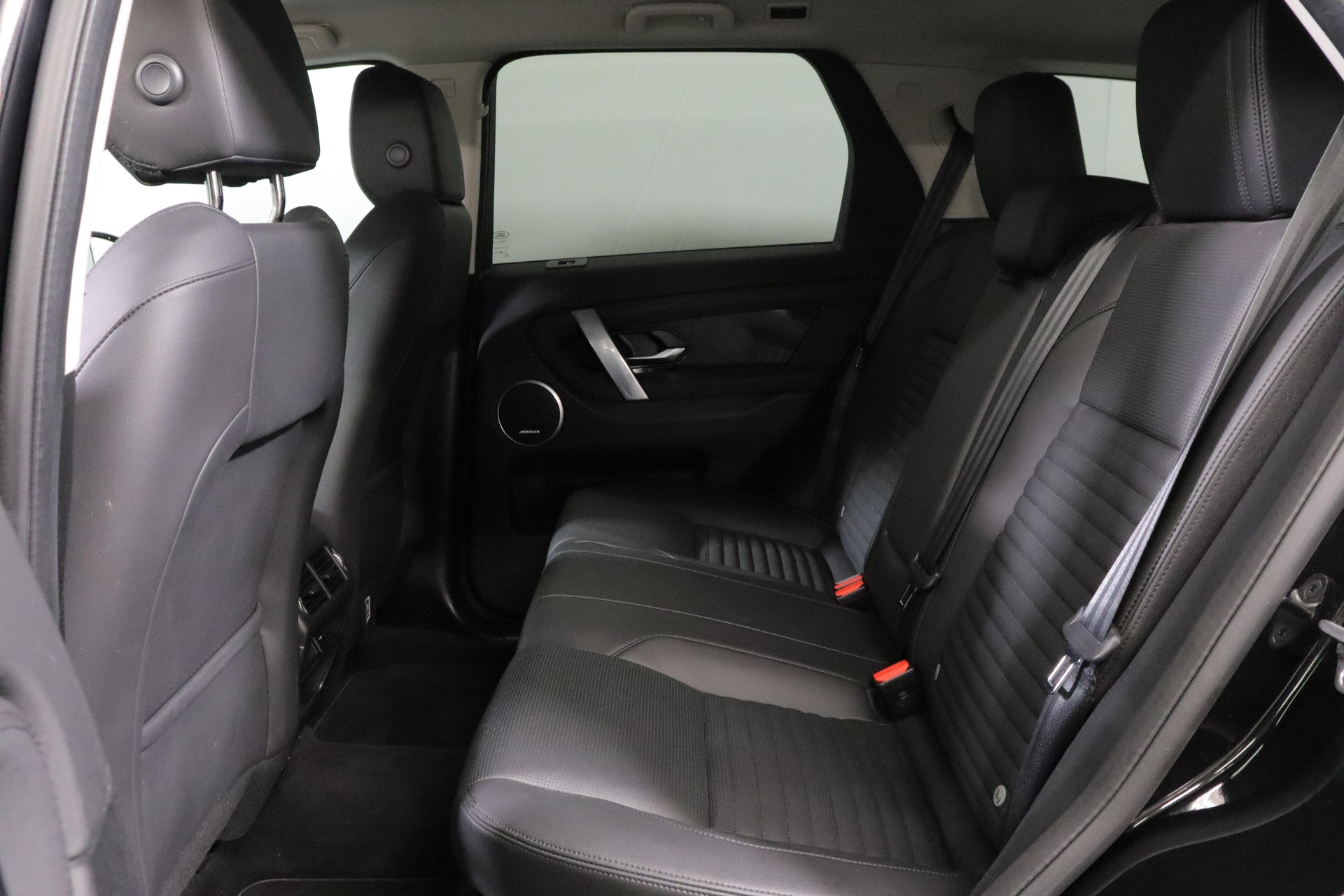 LAND ROVER Discovery Sport 2.0 SD4 200 SE-image-3