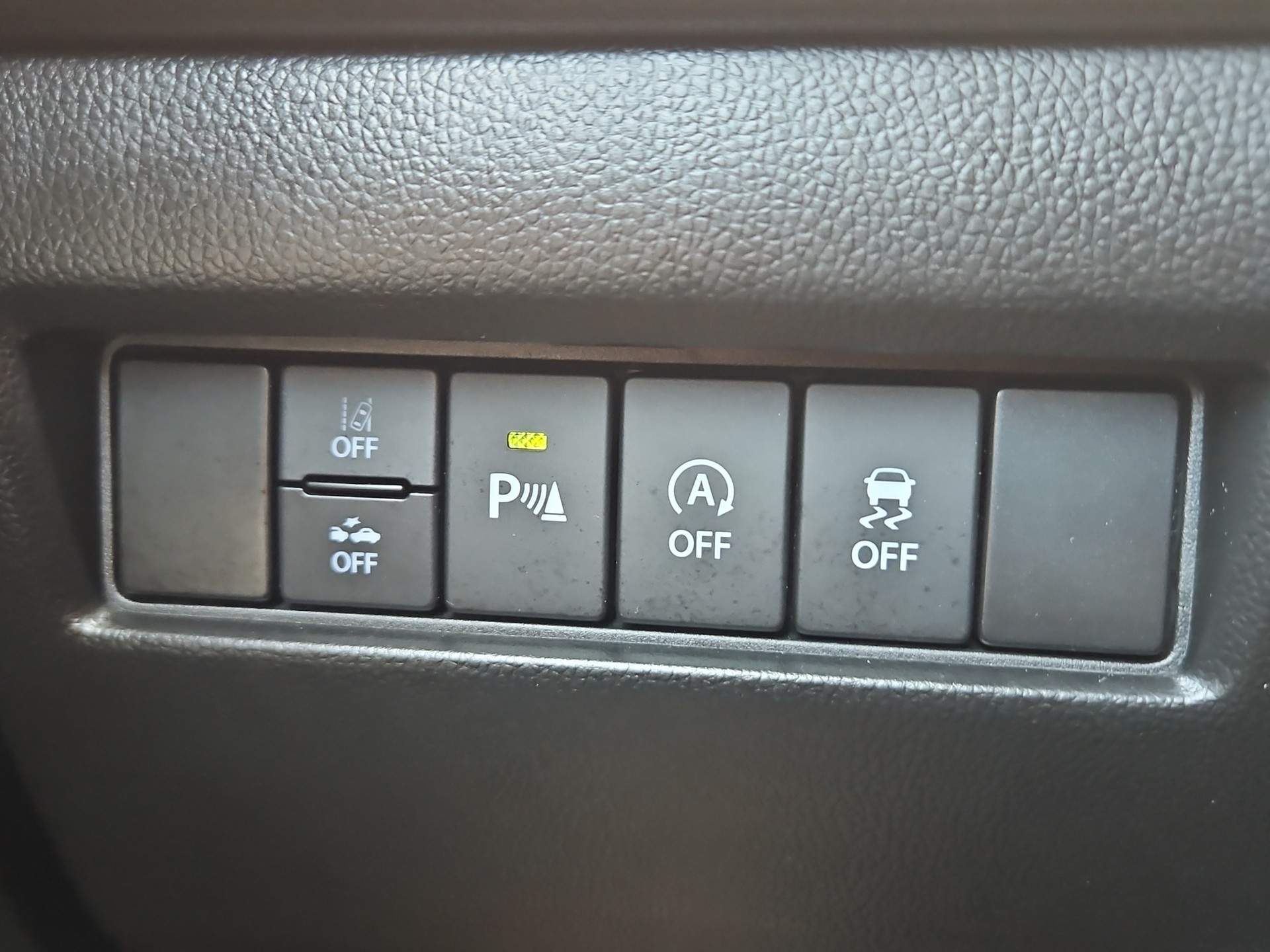 SUZUKI Swift 1.2i Swiss Edition Top Hybrid-image-17