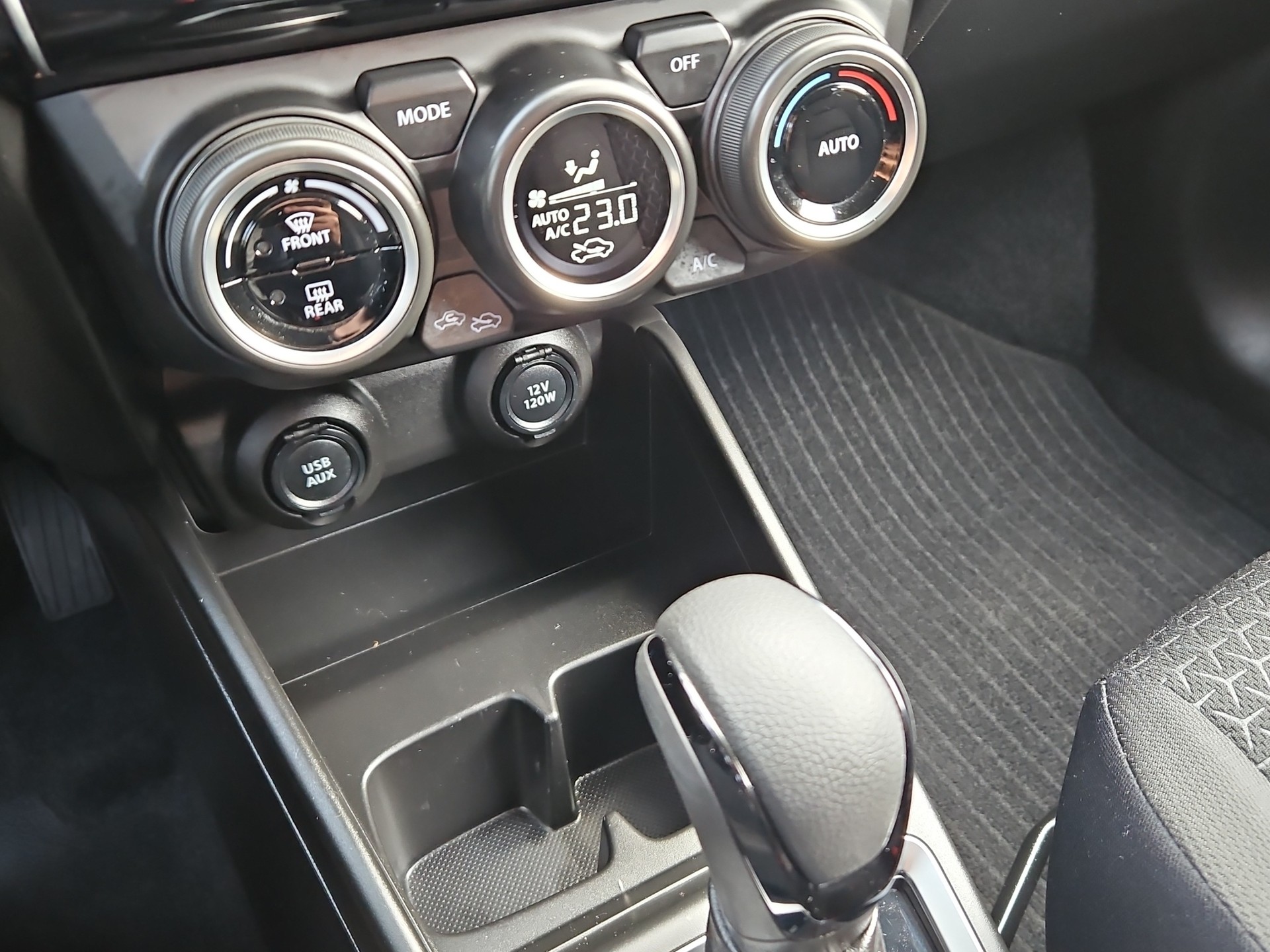 SUZUKI Swift 1.2i Swiss Edition Top Hybrid-image-16