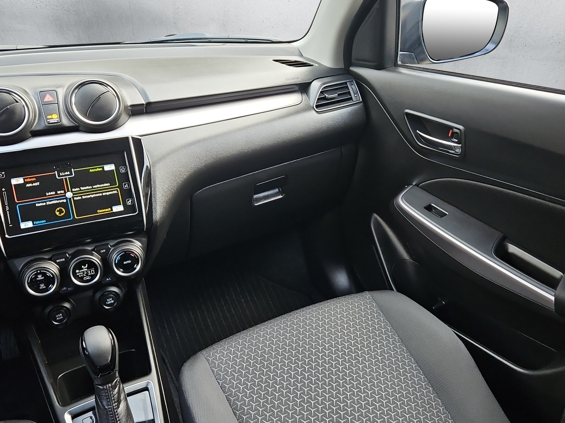 SUZUKI Swift 1.2i Swiss Edition Top Hybrid-image-15