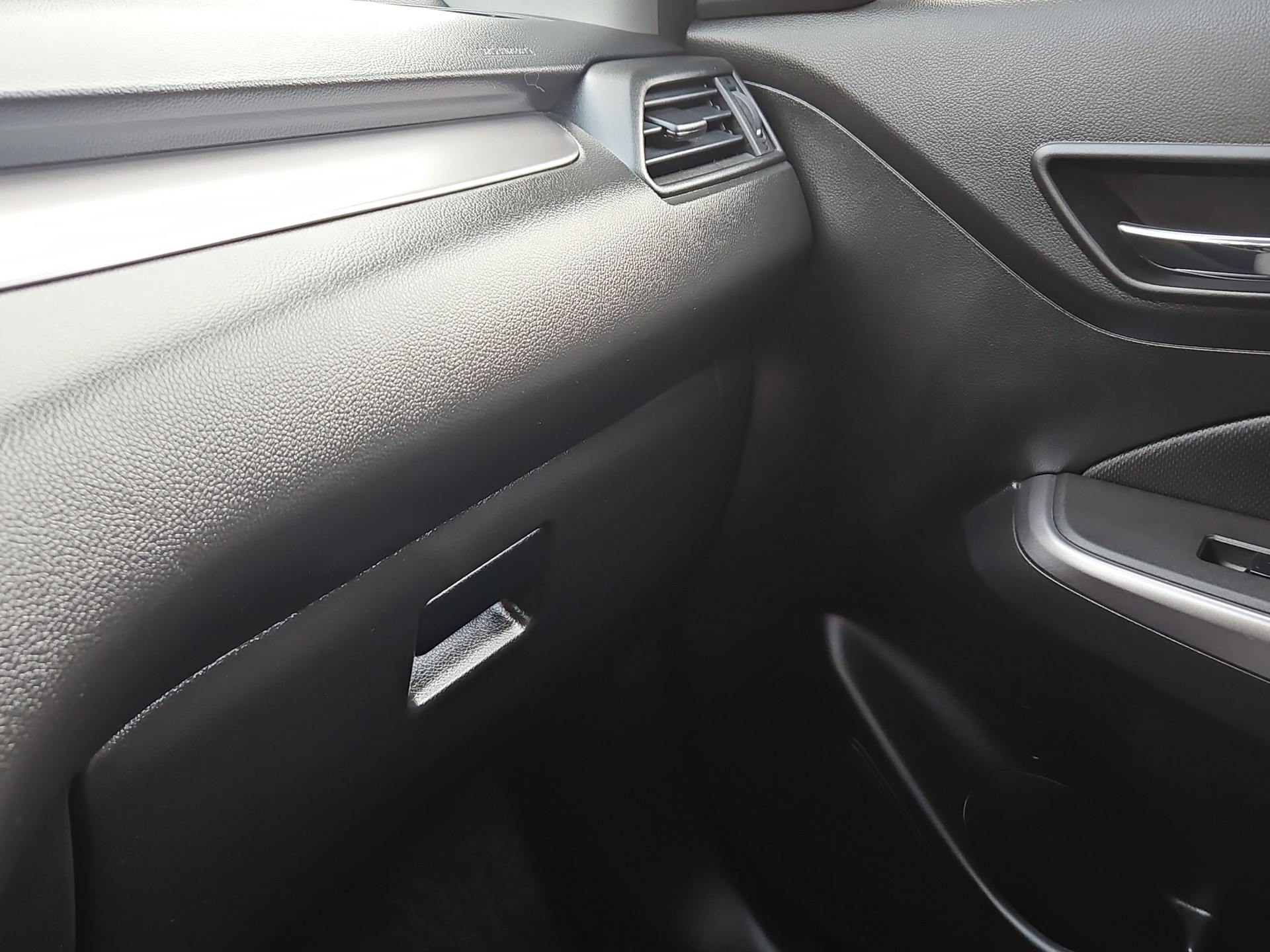 SUZUKI Swift 1.2i Swiss Edition Top Hybrid-image-19