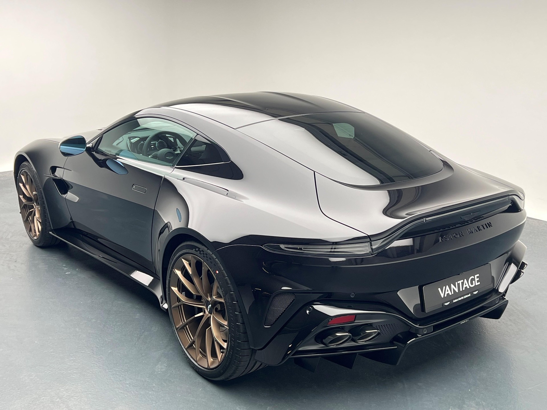 ASTON MARTIN V8 Vantage Coupé 4.0 V8 Bi-Turbo-image-2