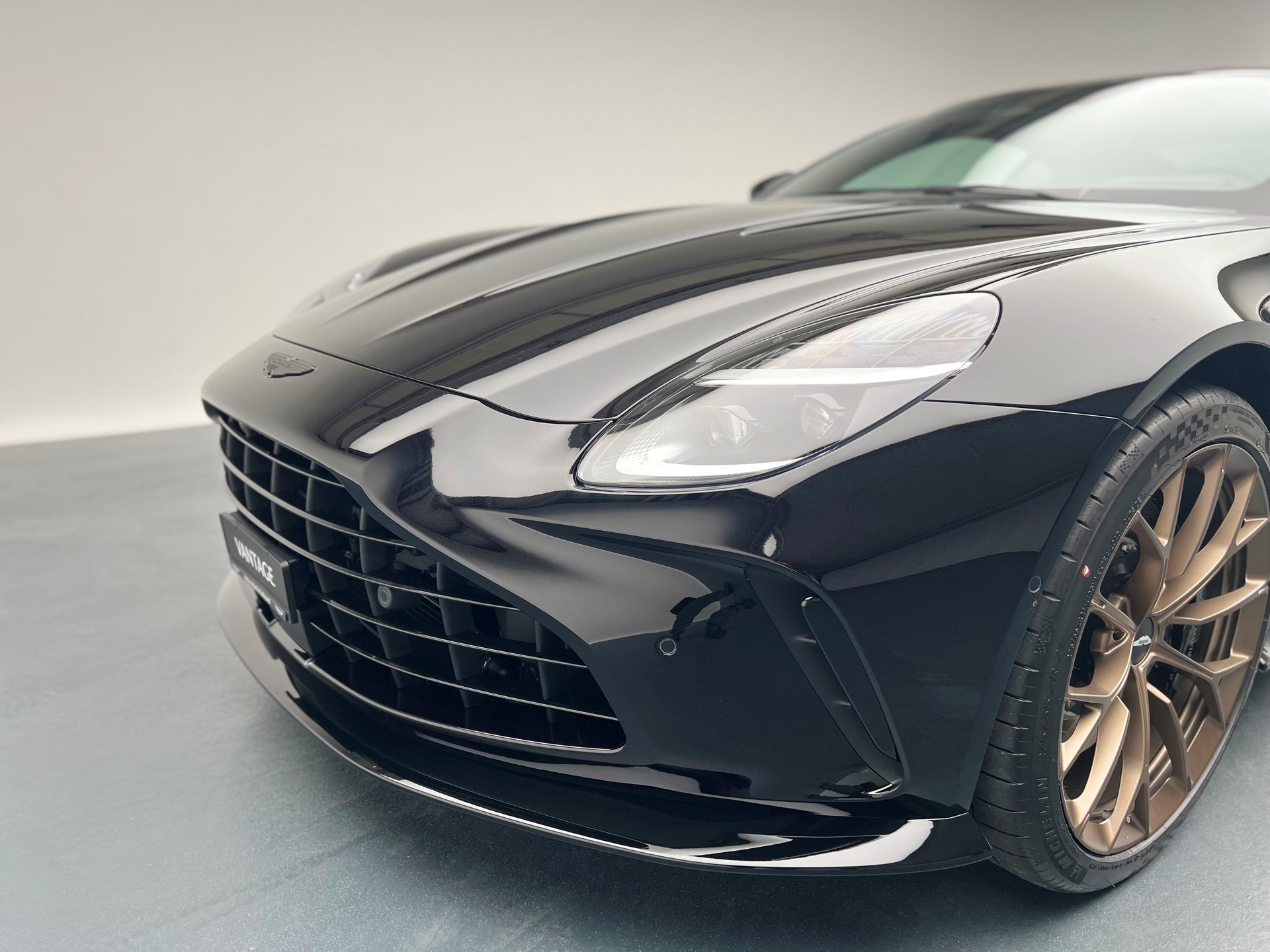 ASTON MARTIN V8 Vantage Coupé 4.0 V8 Bi-Turbo-image-14