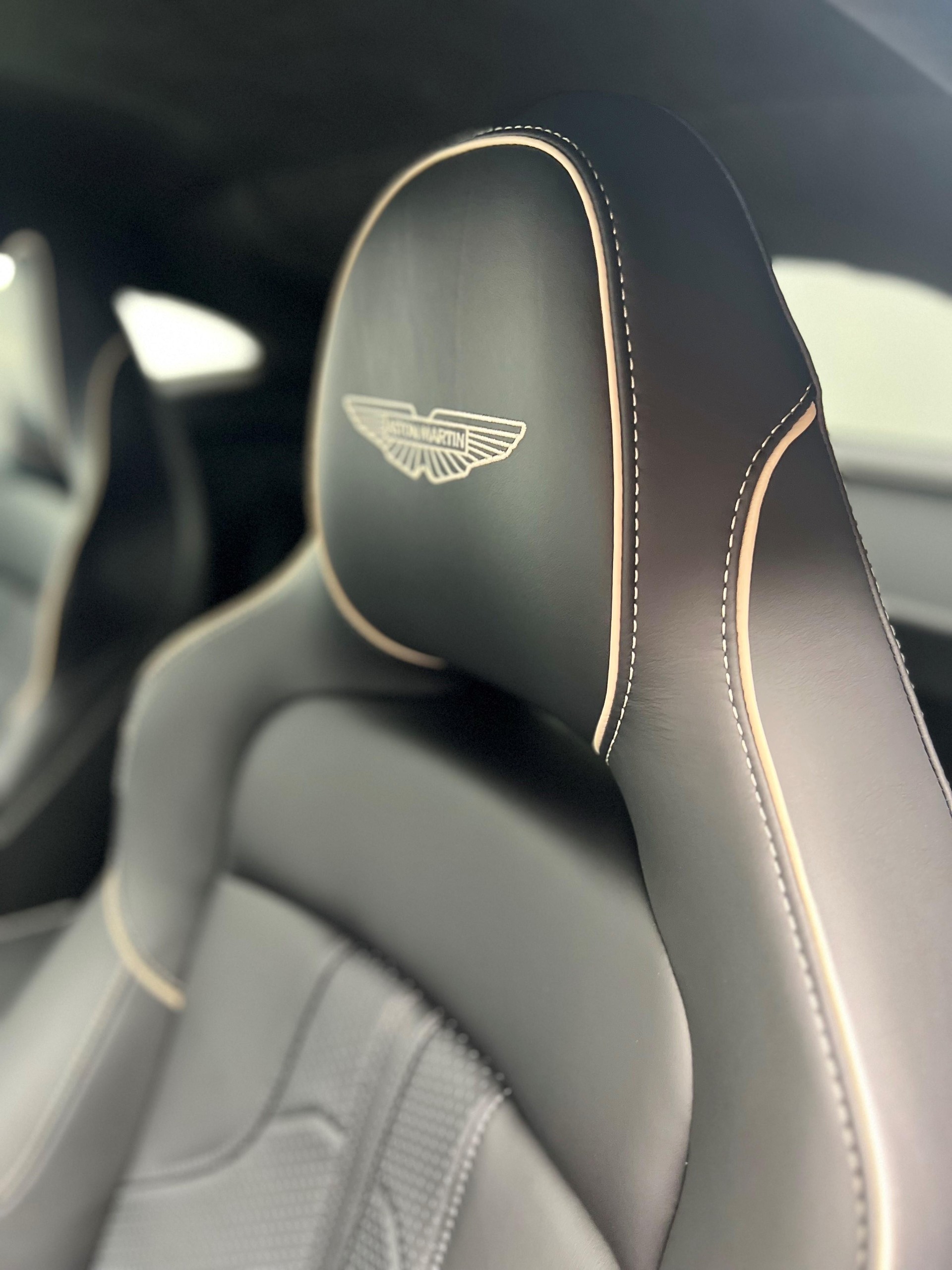 ASTON MARTIN V8 Vantage Coupé 4.0 V8 Bi-Turbo-image-6