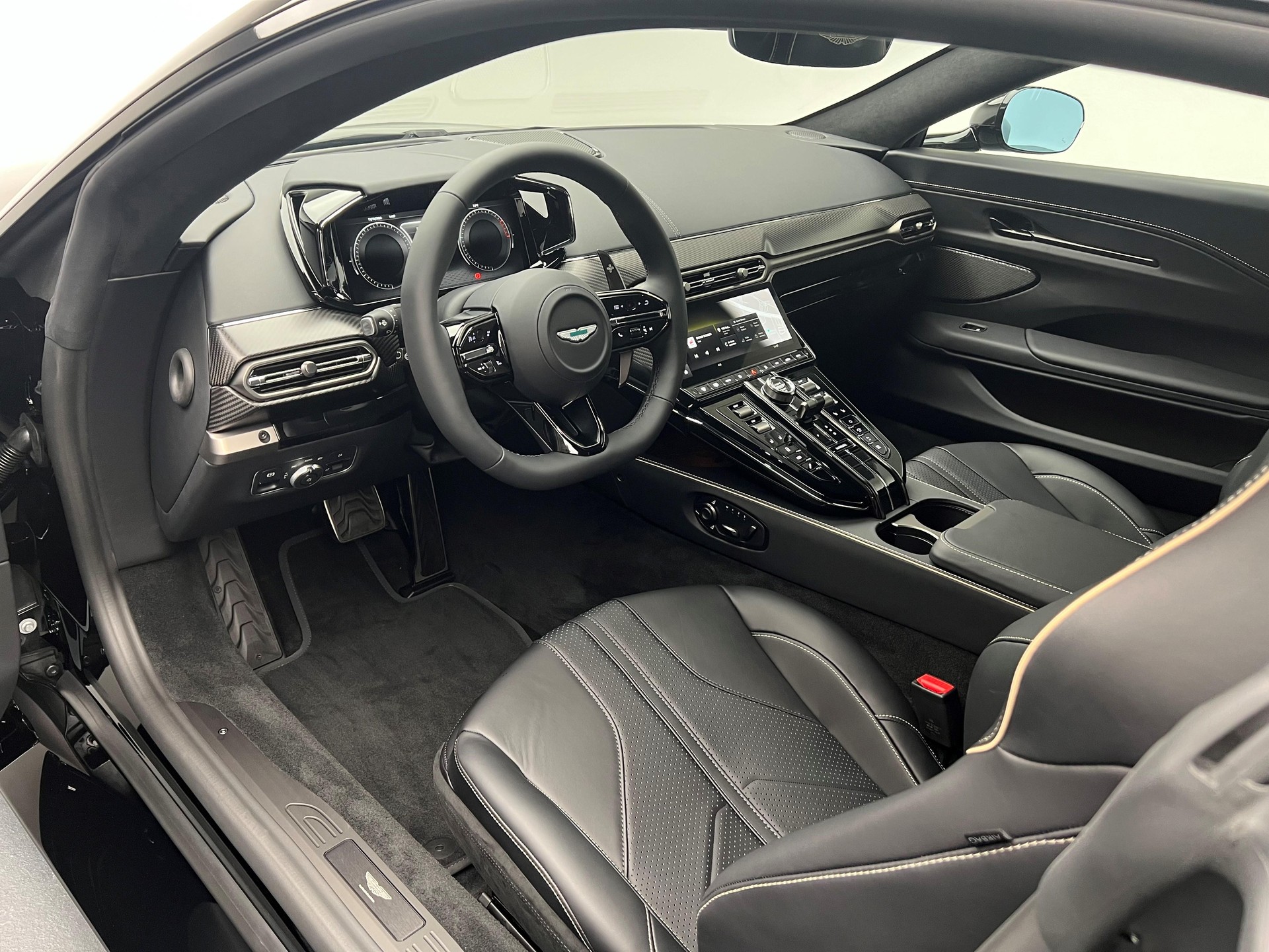 ASTON MARTIN V8 Vantage Coupé 4.0 V8 Bi-Turbo-image-3