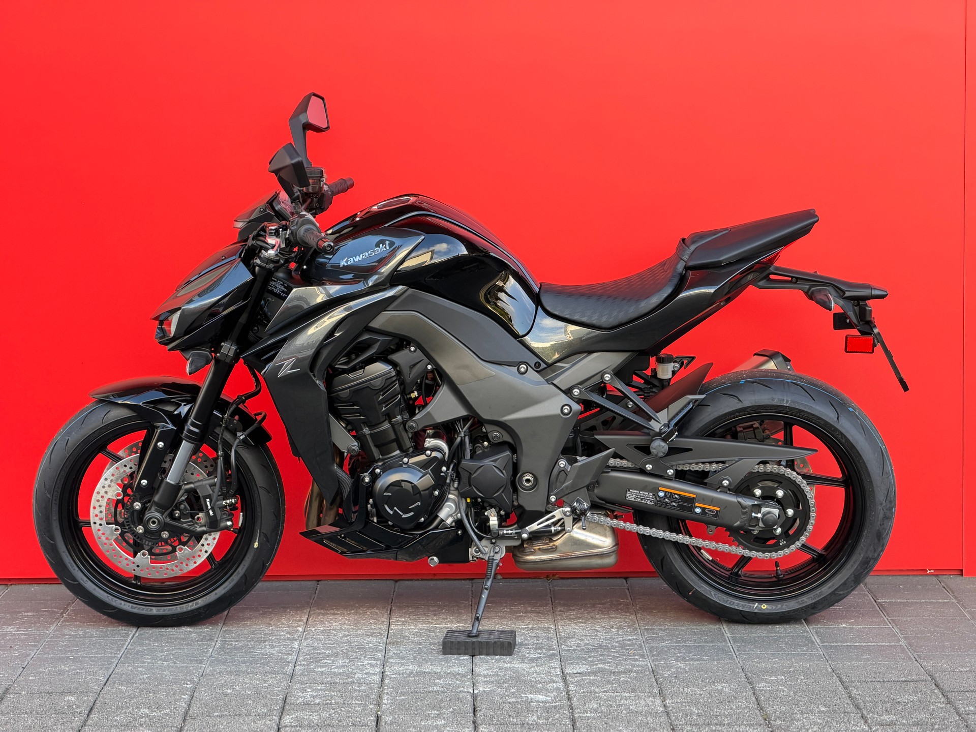 KAWASAKI Z1100-showroom-element-2