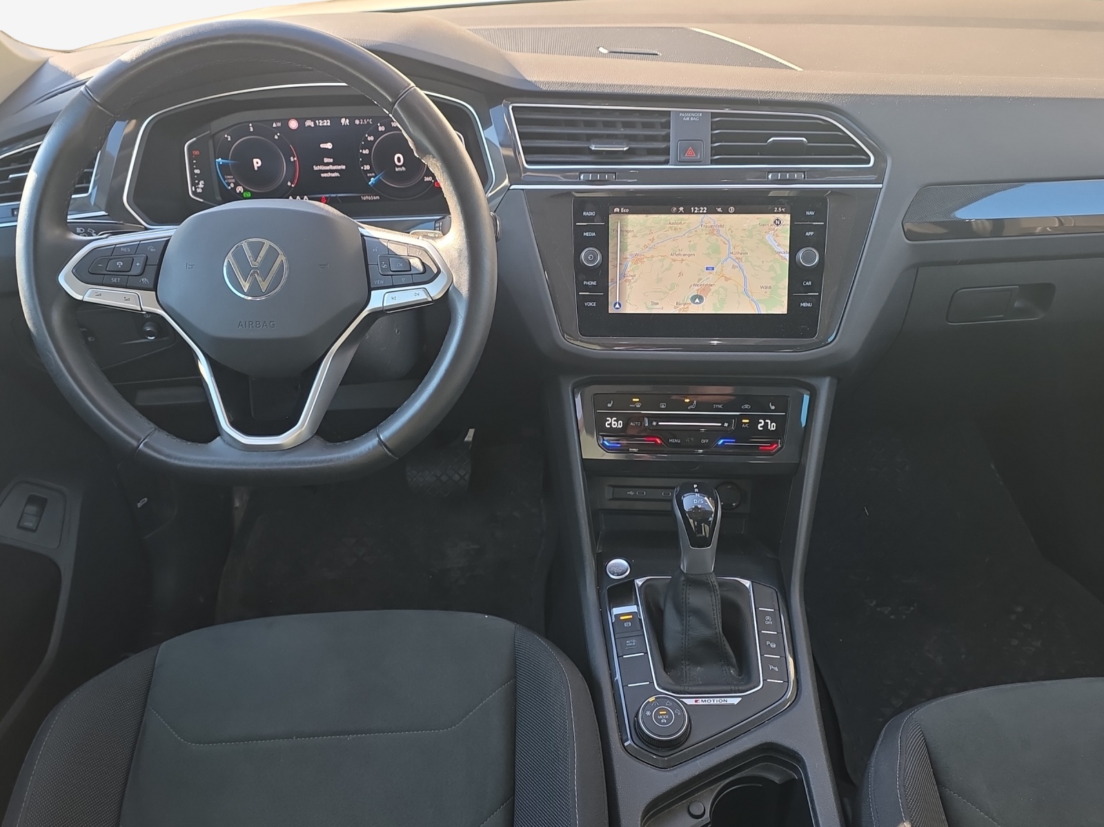 VW Tiguan 2.0 TDI SCR Elegance 4Motion DSG-image-8